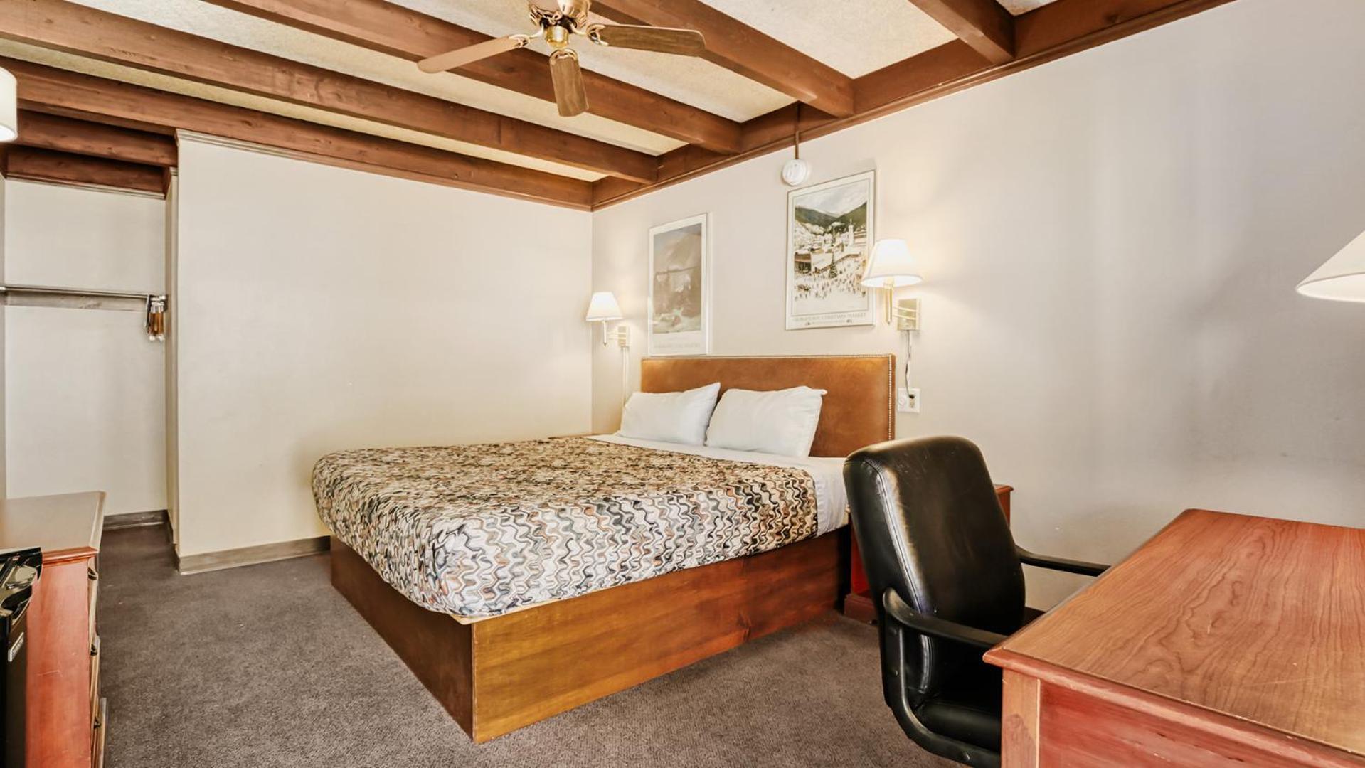 King Room - Non-Smoking
