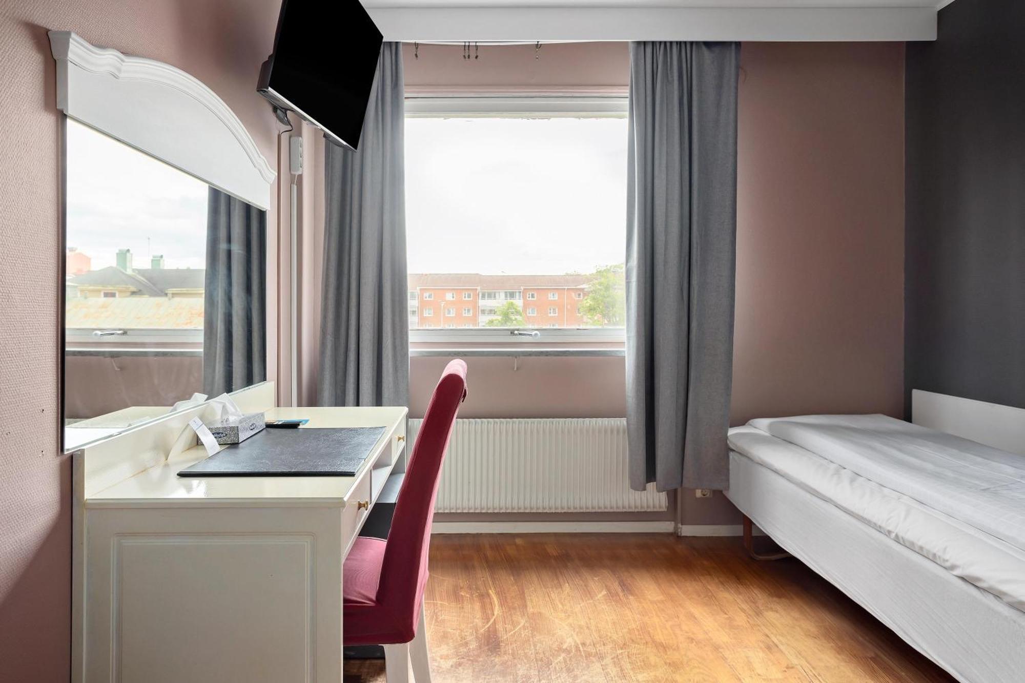 Economy Single Room - Non-Smoking