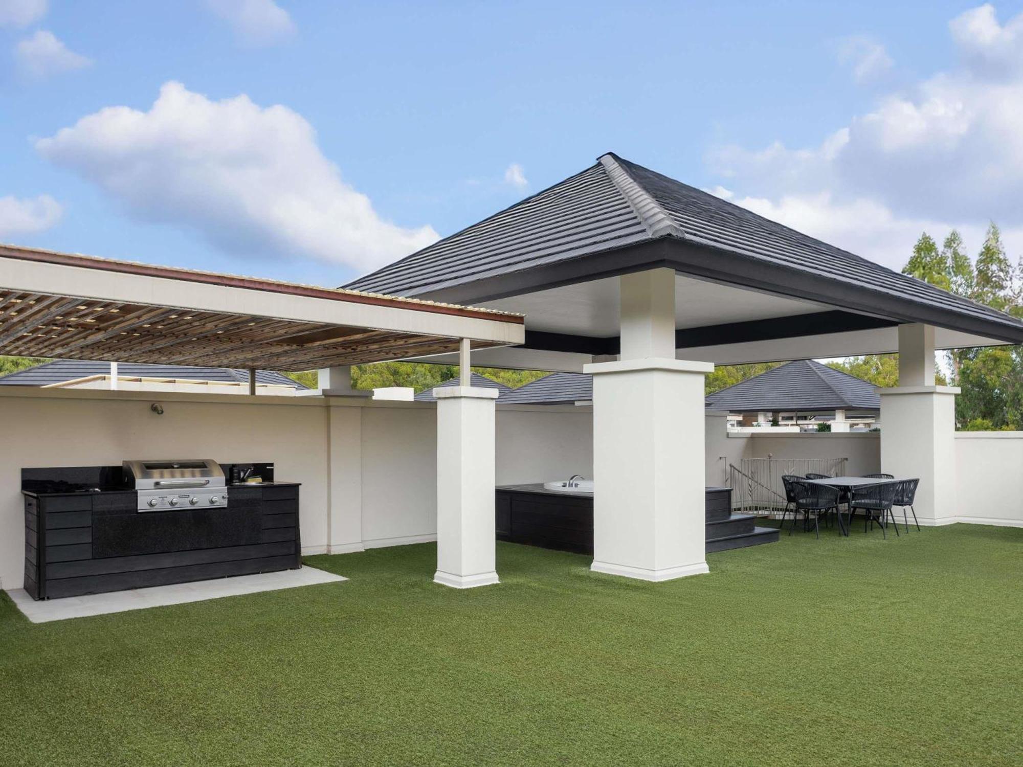 Two-Bedroom Rooftop Apartment Spa