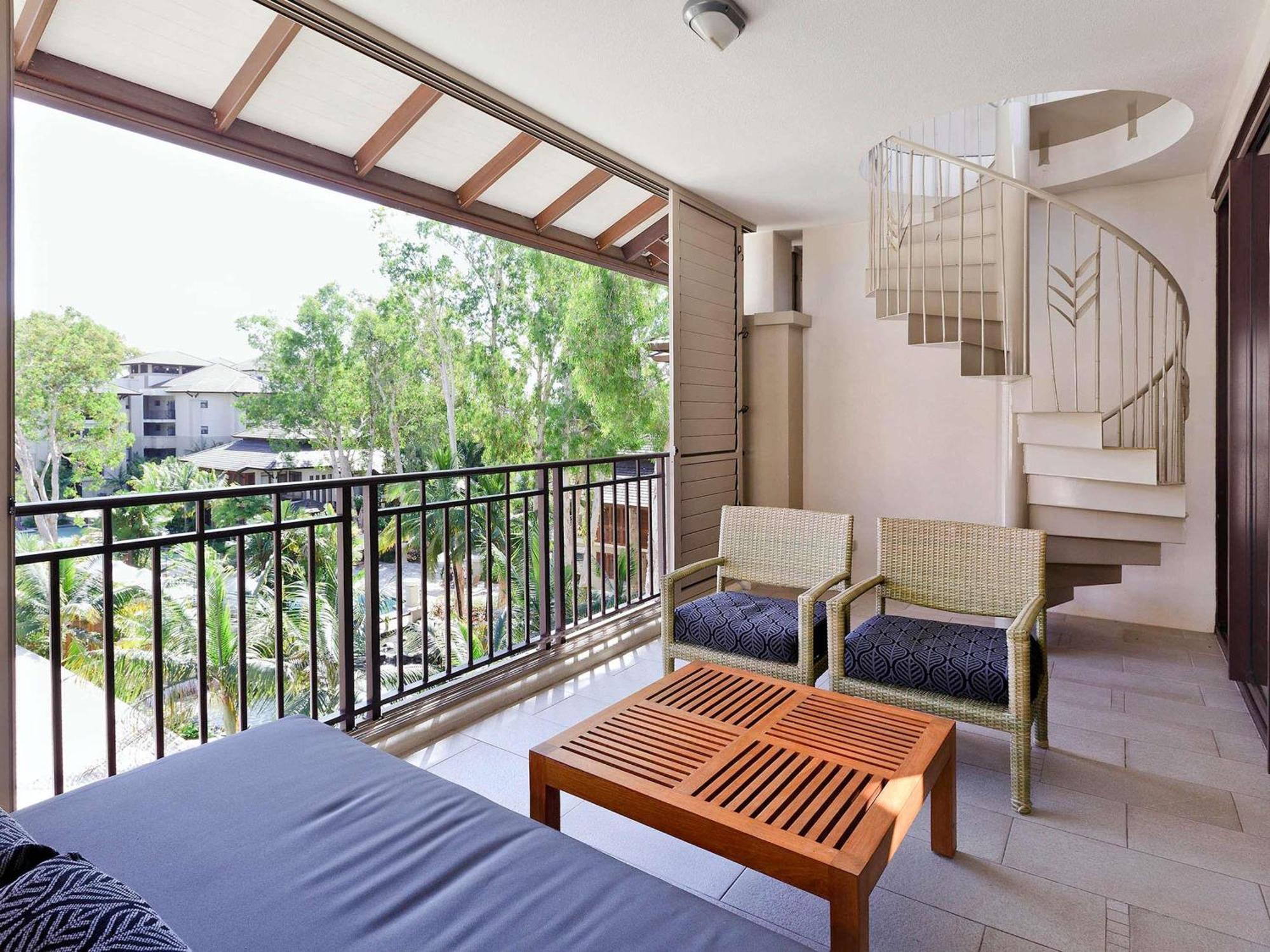 One-Bedroom Apartment Rooftop Spa Bath