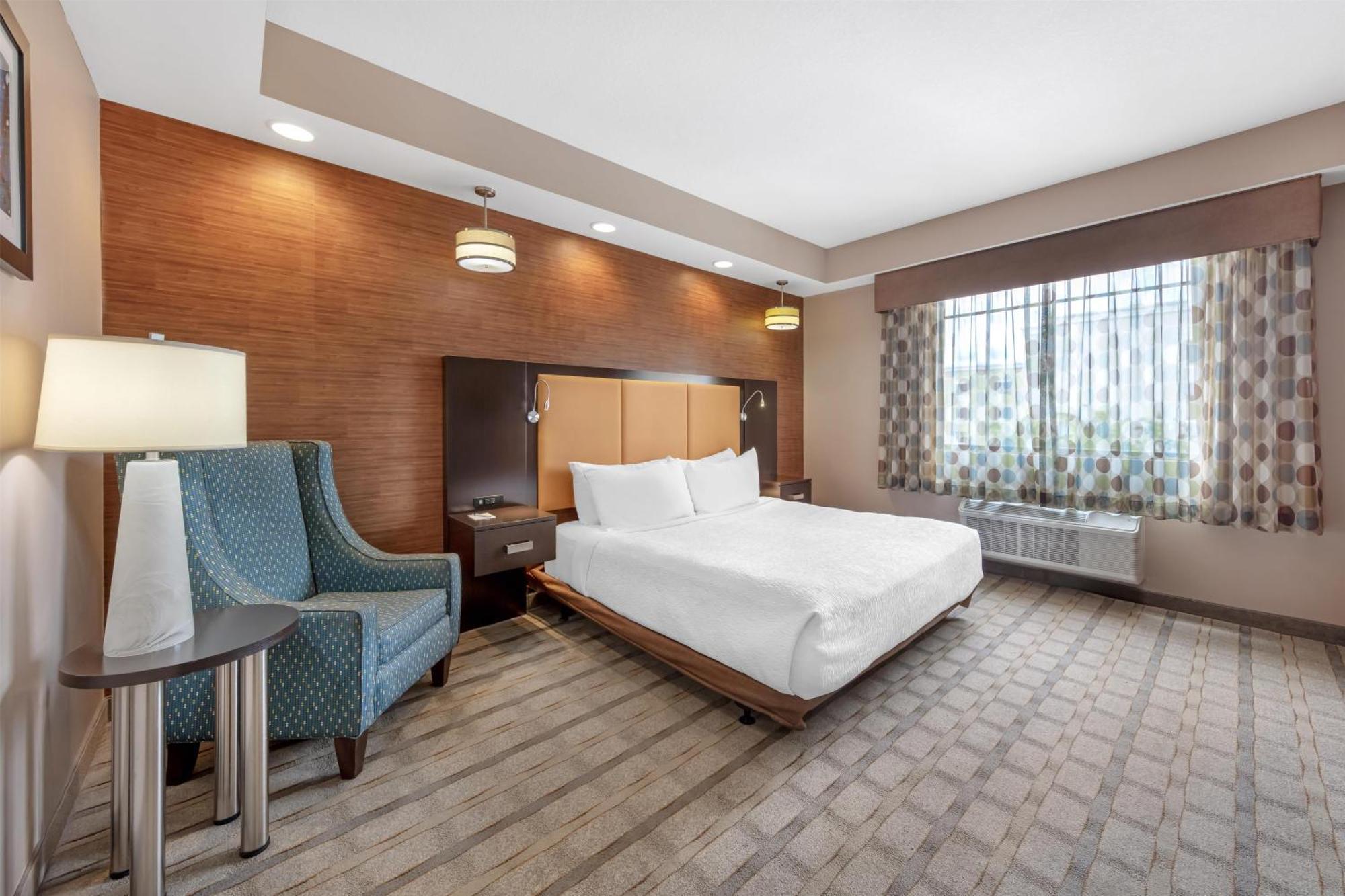 Habitación con cama extragrande - Bañera adaptada para personas de movilidad reducida