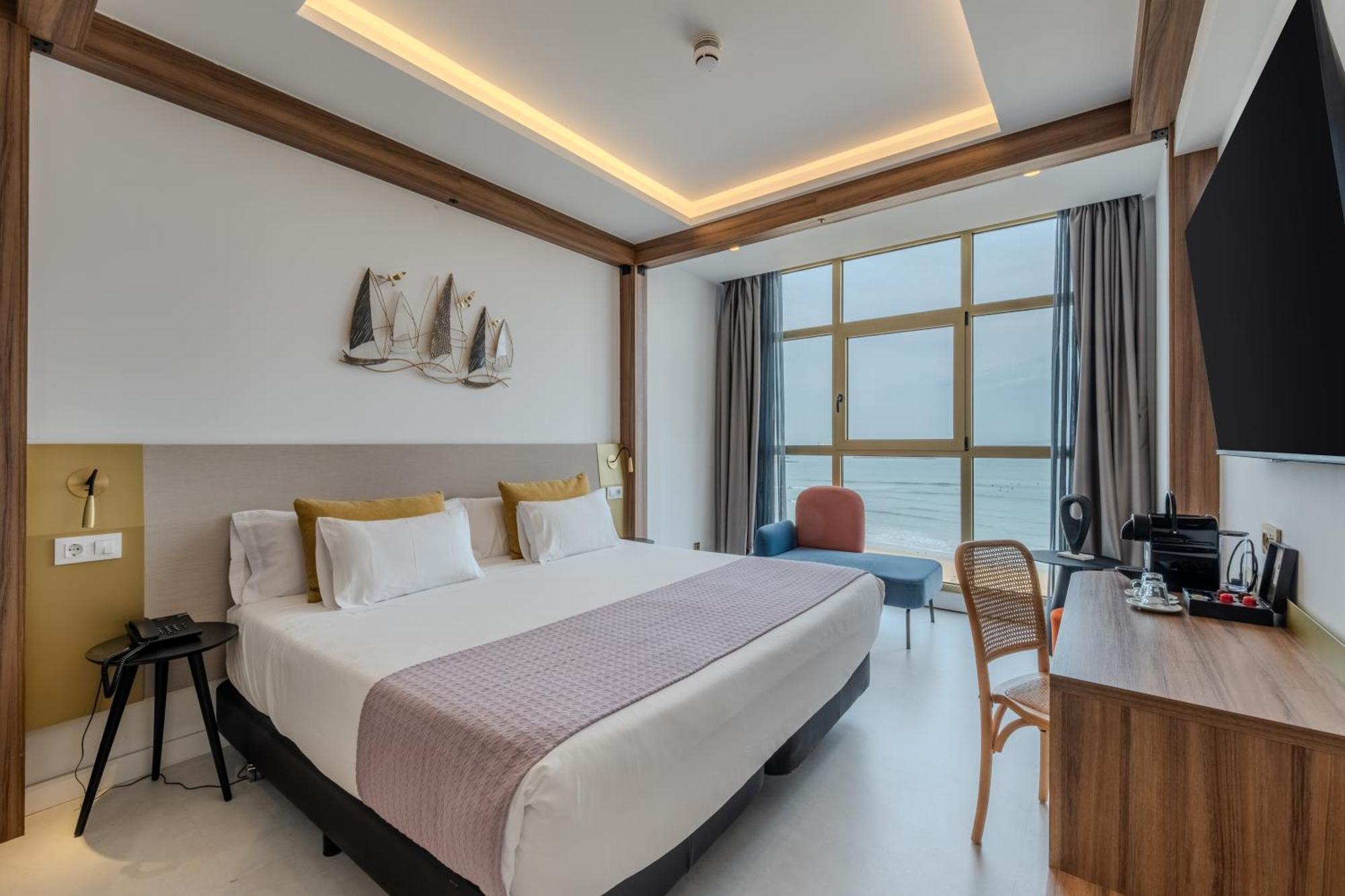 1 King Bed Superior Room Sea View,1771494184:JPEG