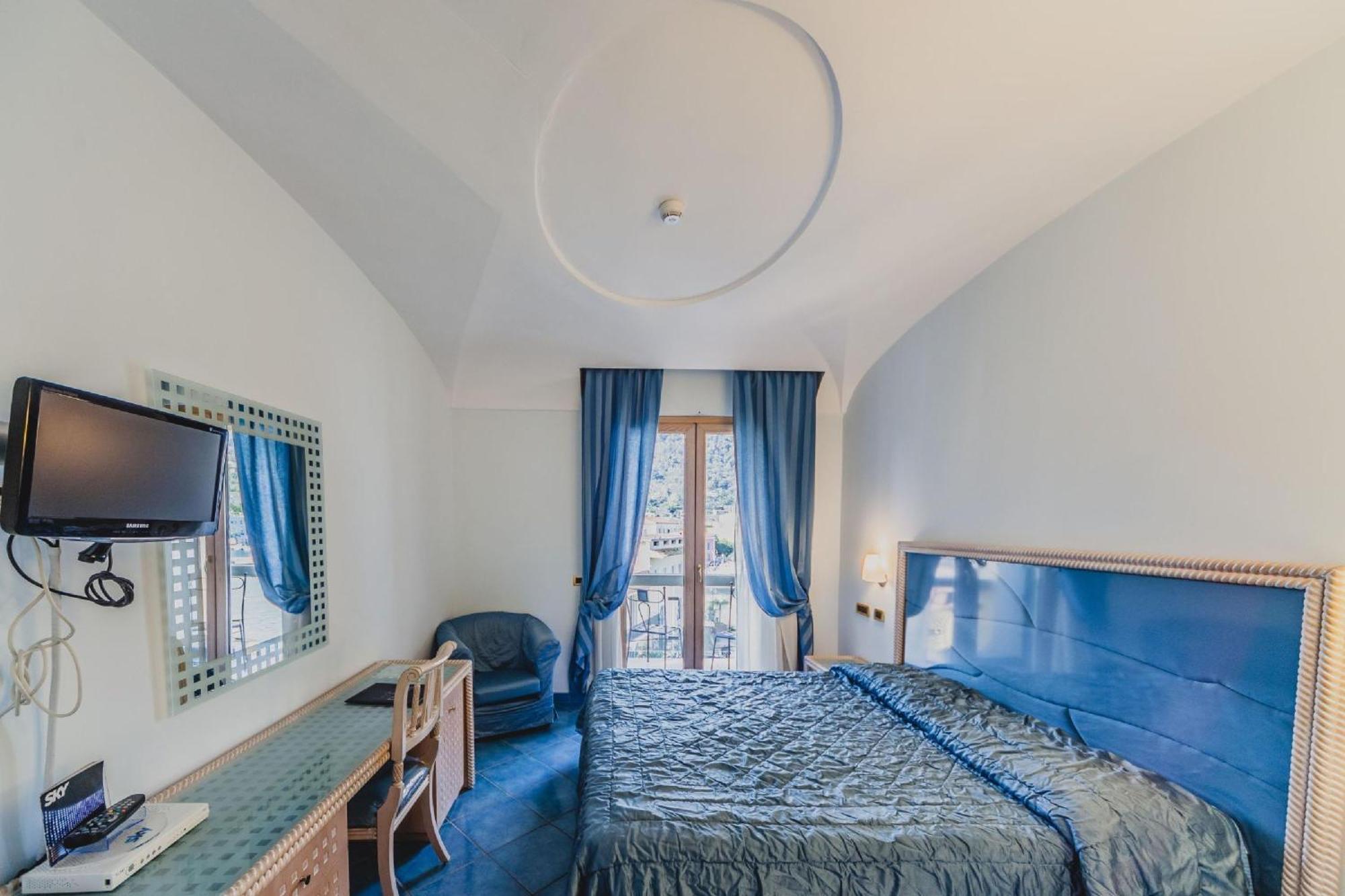 Privilege Double Room Terrace Harbour View