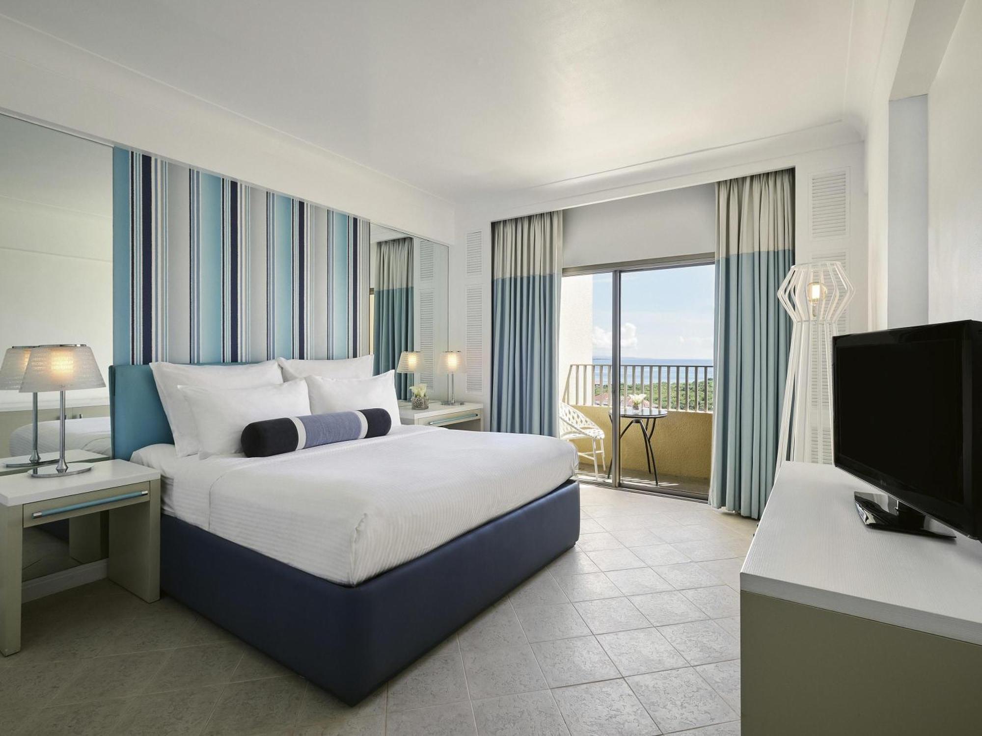 Deluxe King Room Sea View