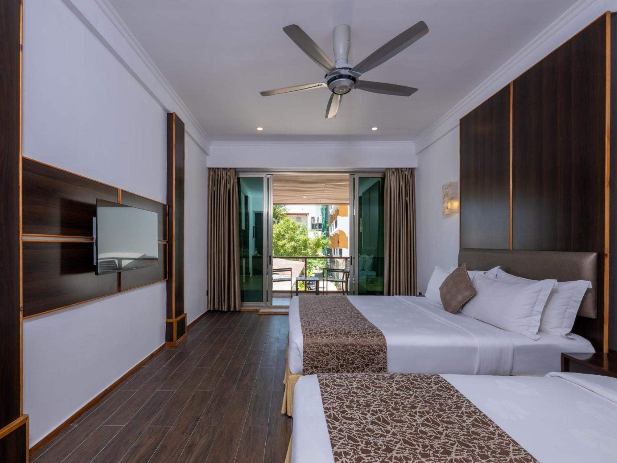 Deluxe Family Room