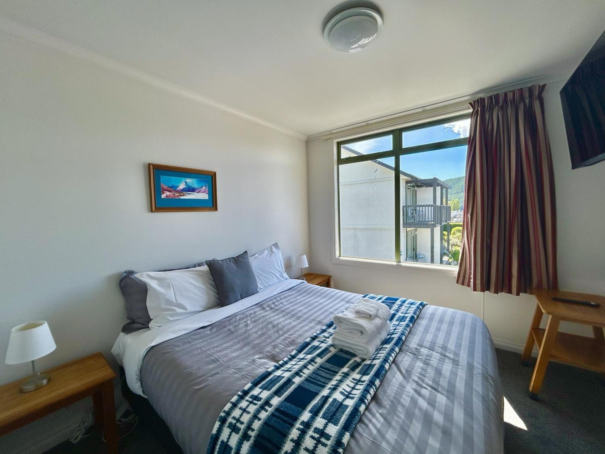 Lakeview Two-Bedroom Suite Upstairs