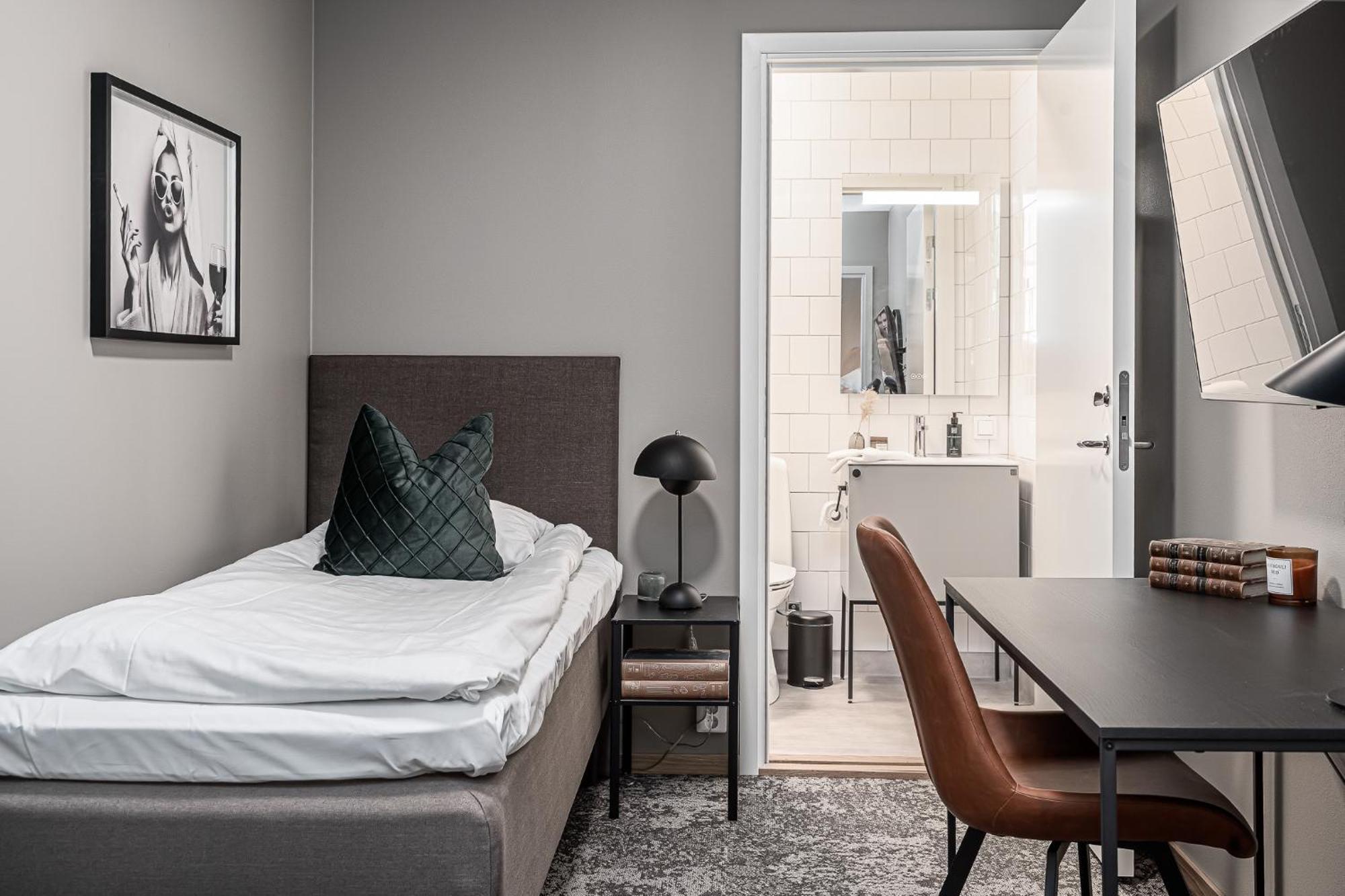 Single Room No Window
