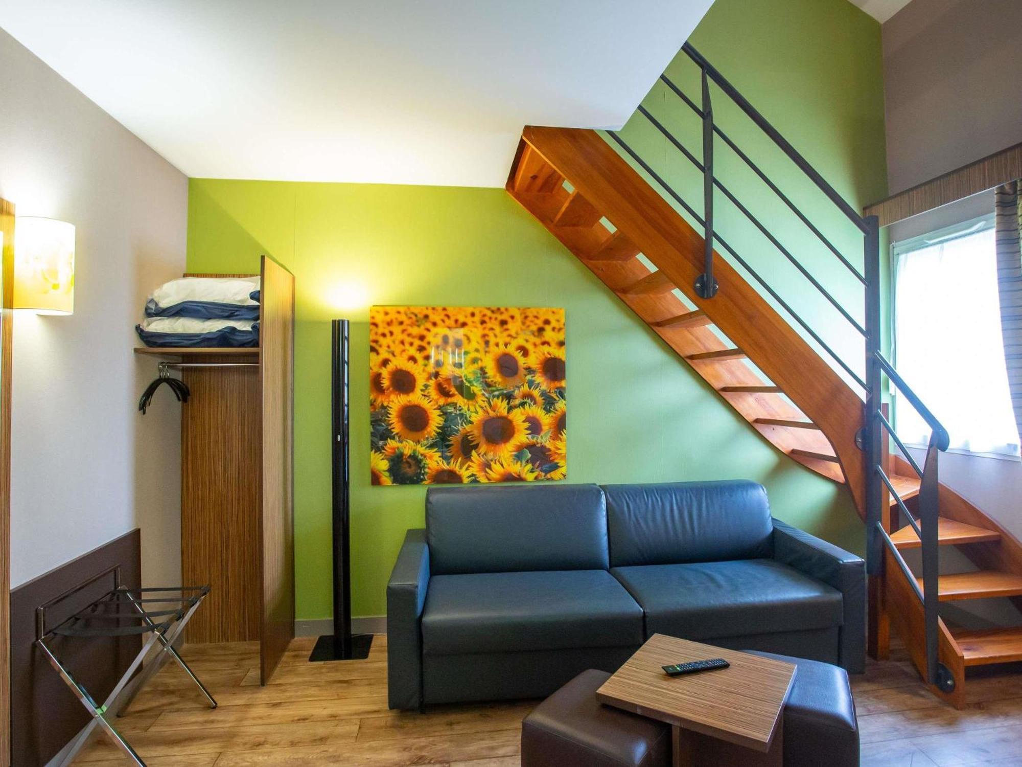 Privilege Double Room Sofa
