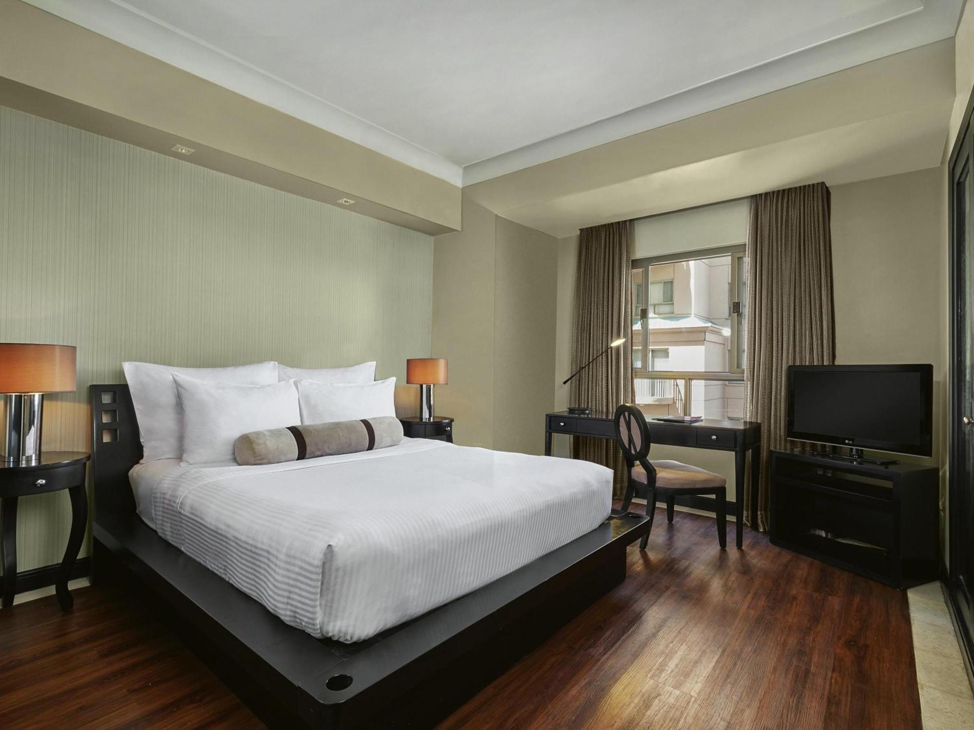 King Suite Atrium View