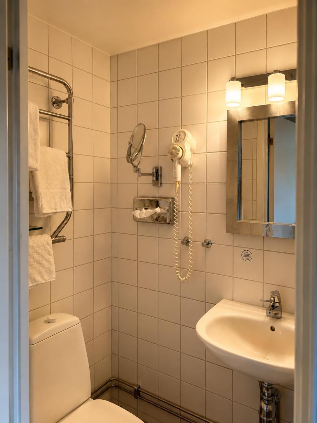 Single Room at Olympia 200m from the mainbuilding
