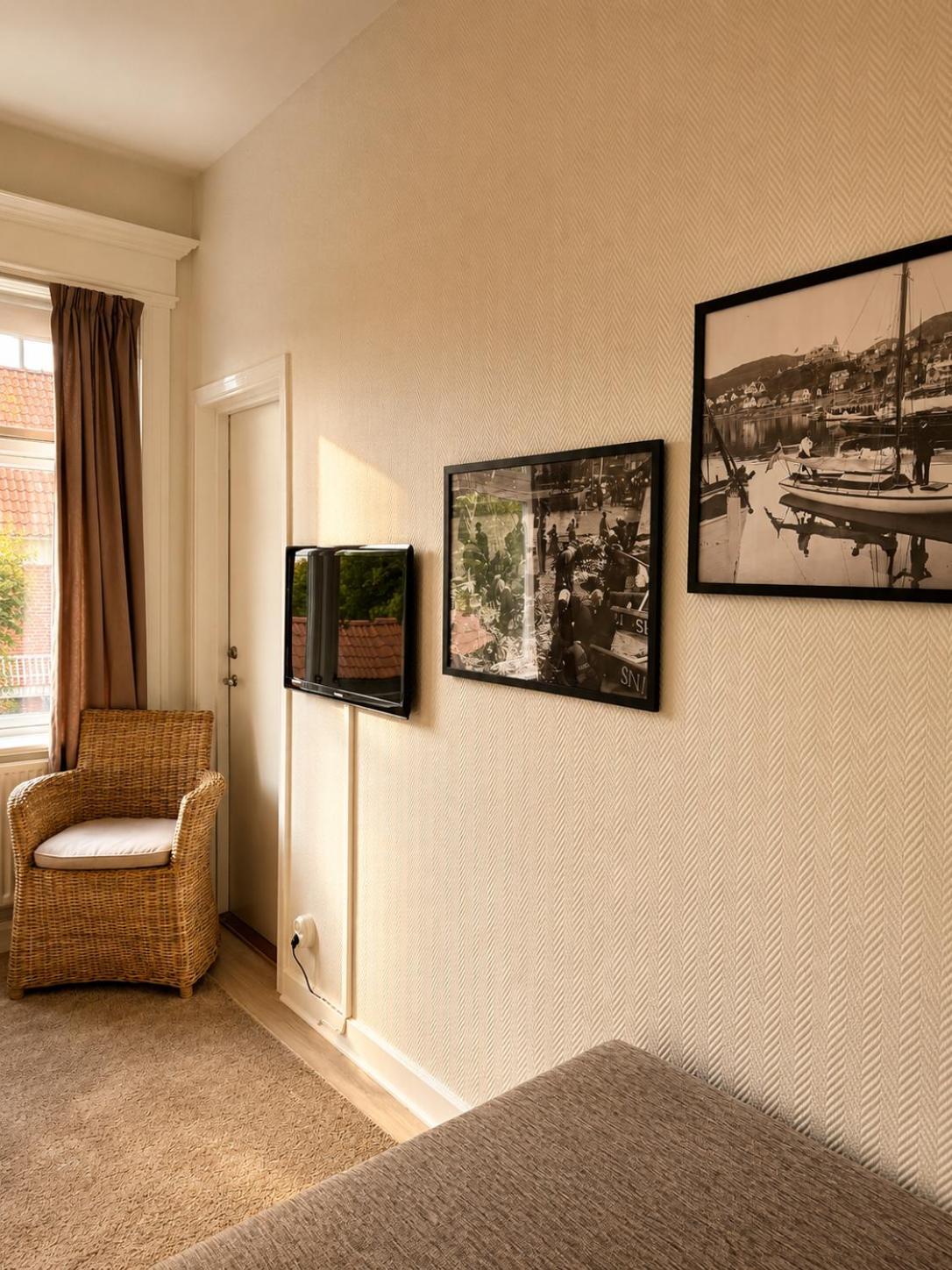 Single Room at Olympia 200m from the mainbuilding
