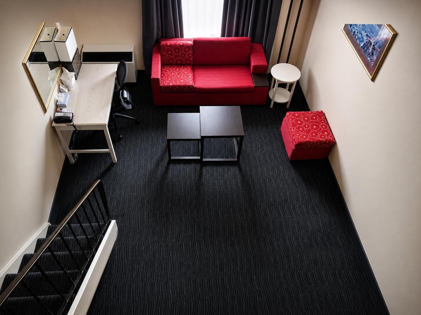 One Bedroom Loft Queen Suite - Non-Smoking
