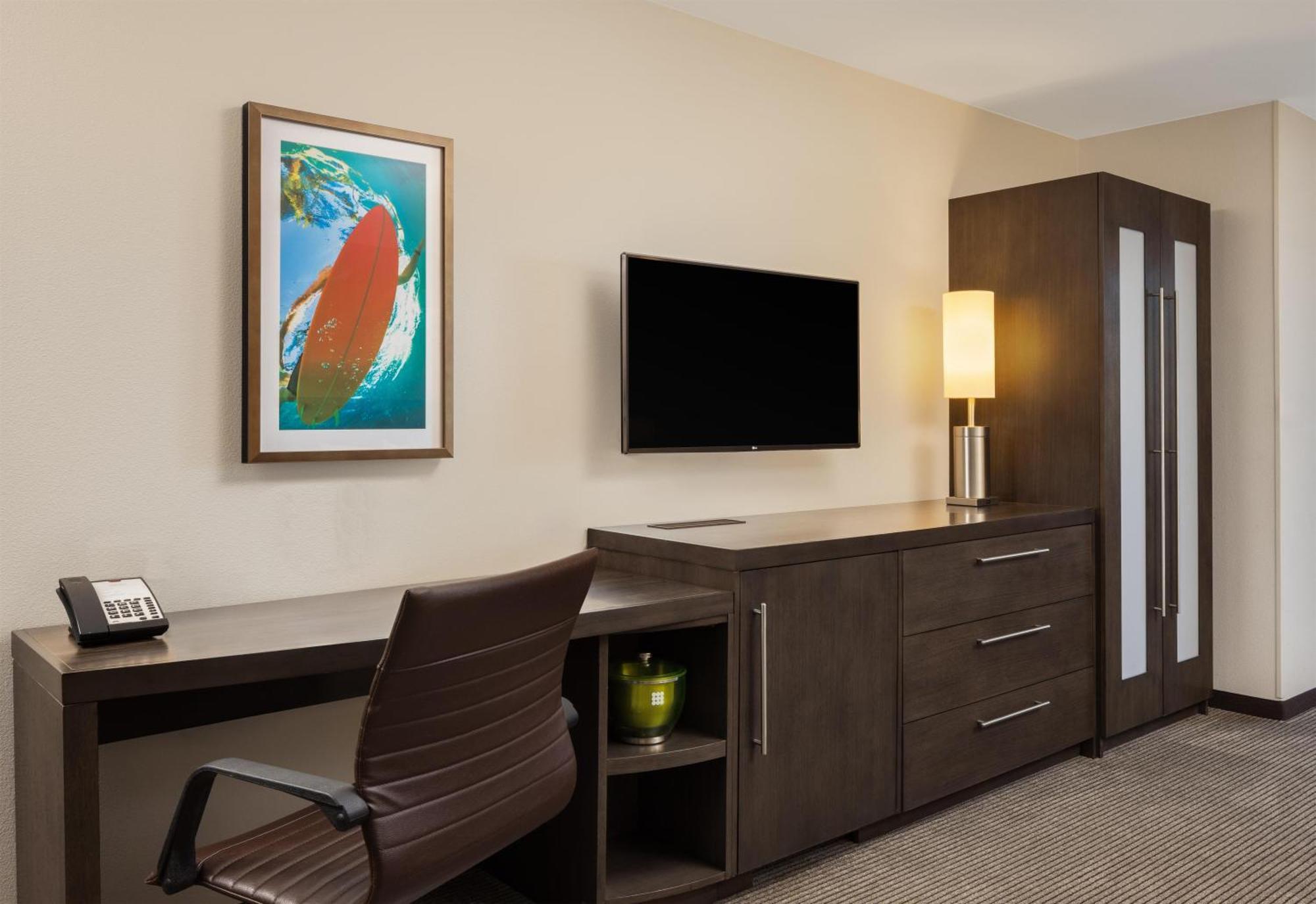 Habitación con cama extragrande y sofá cama - Planta superior