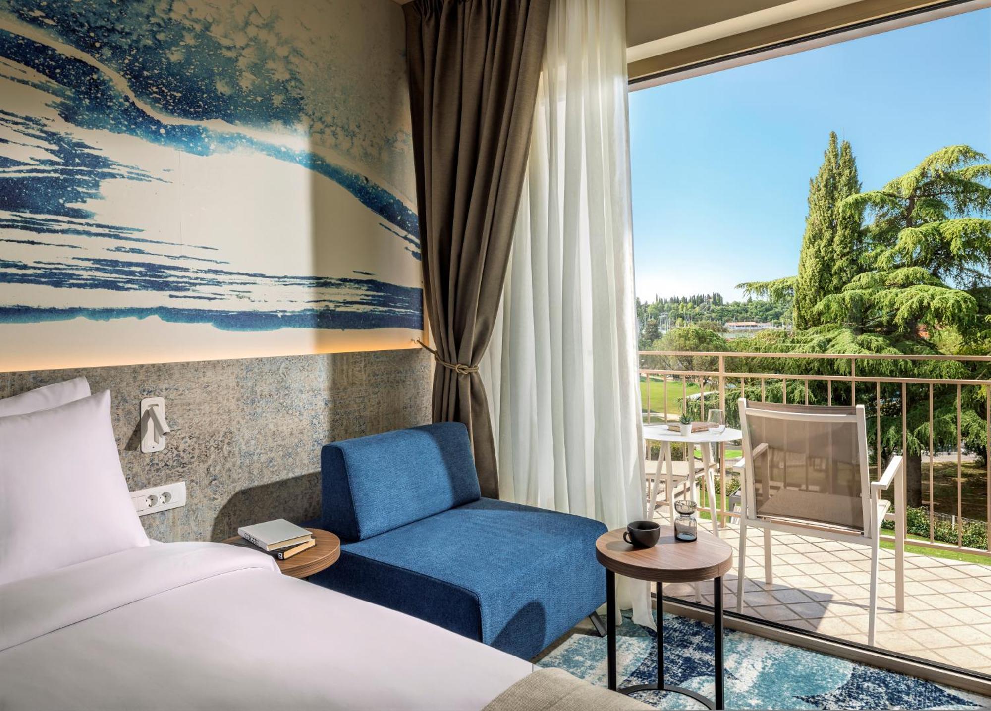 Superior Doppel-/Zweibettzimmer mit Balkon und Zustellbett