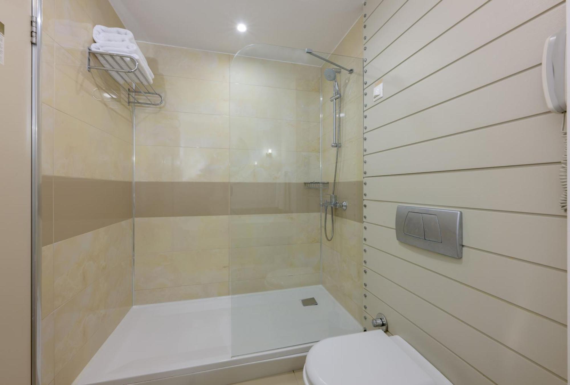 Deluxe Double or Twin Room Sea View