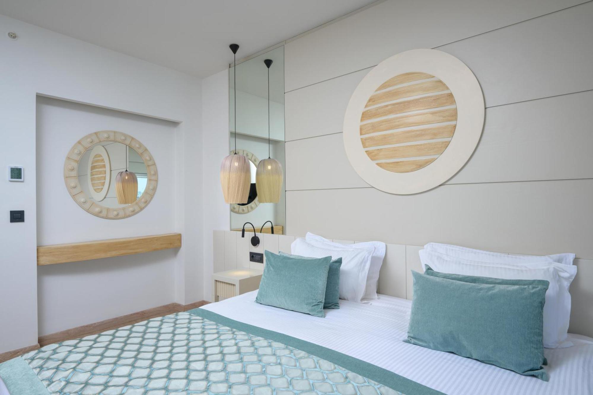 Deluxe Double or Twin Room Sea View
