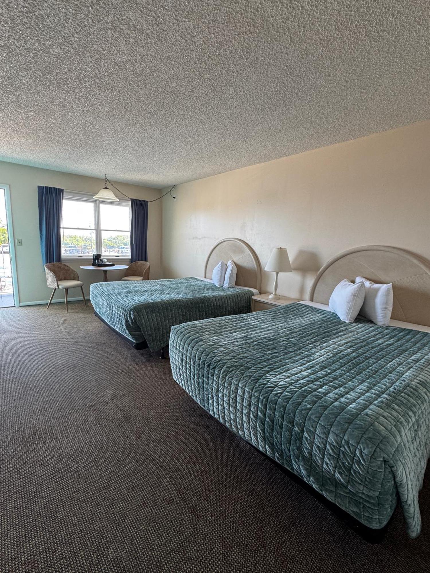 Queen Room Two Queen Beds