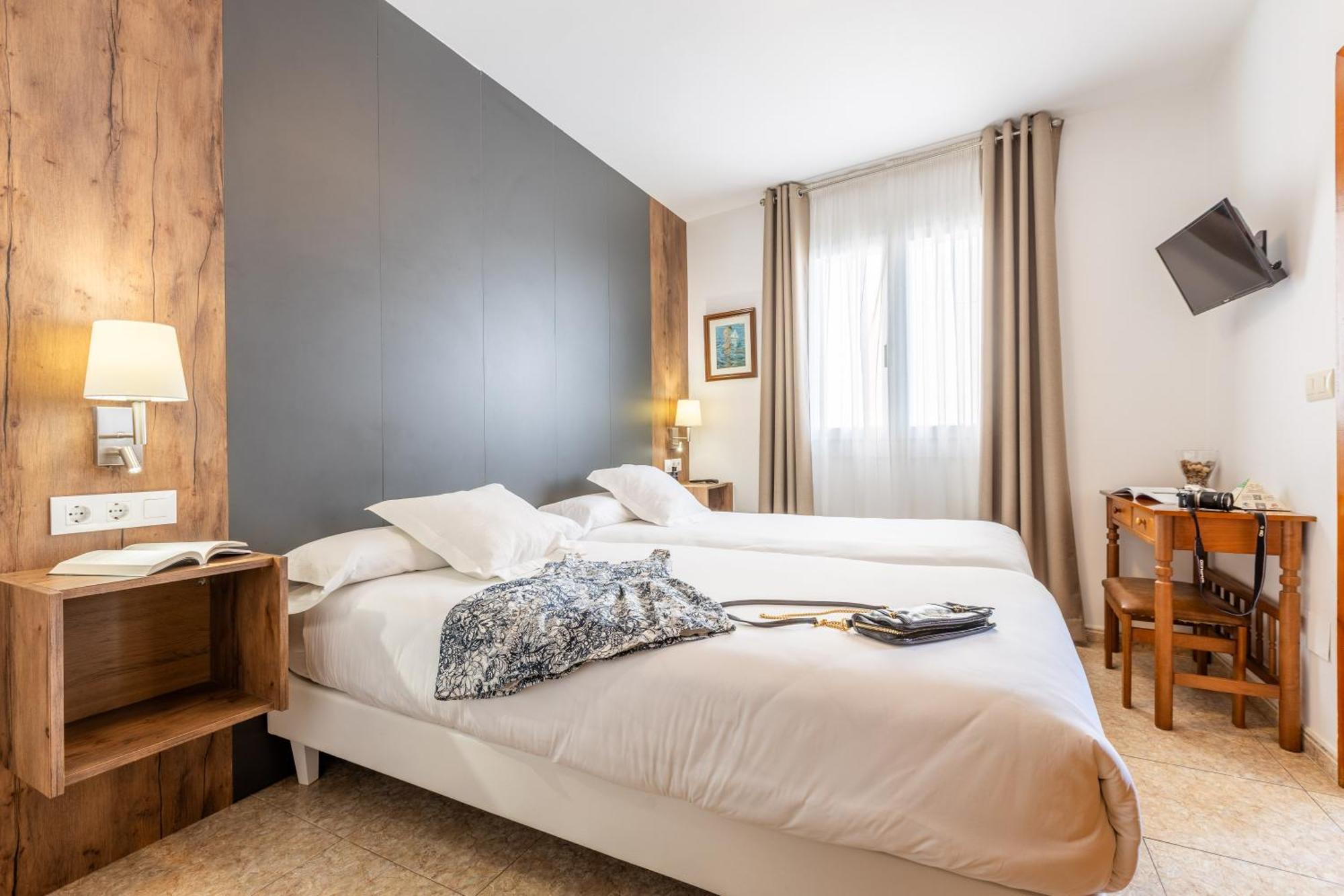 Twin room economy