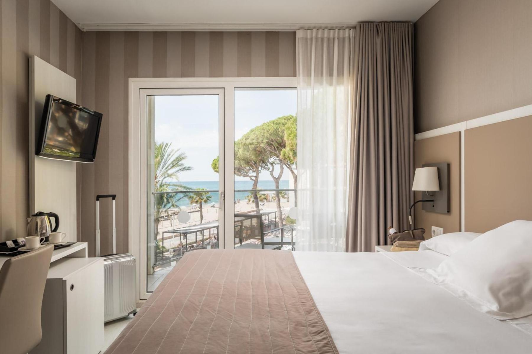Double or Twin Room Pool Sea View,1772883740:JPEG