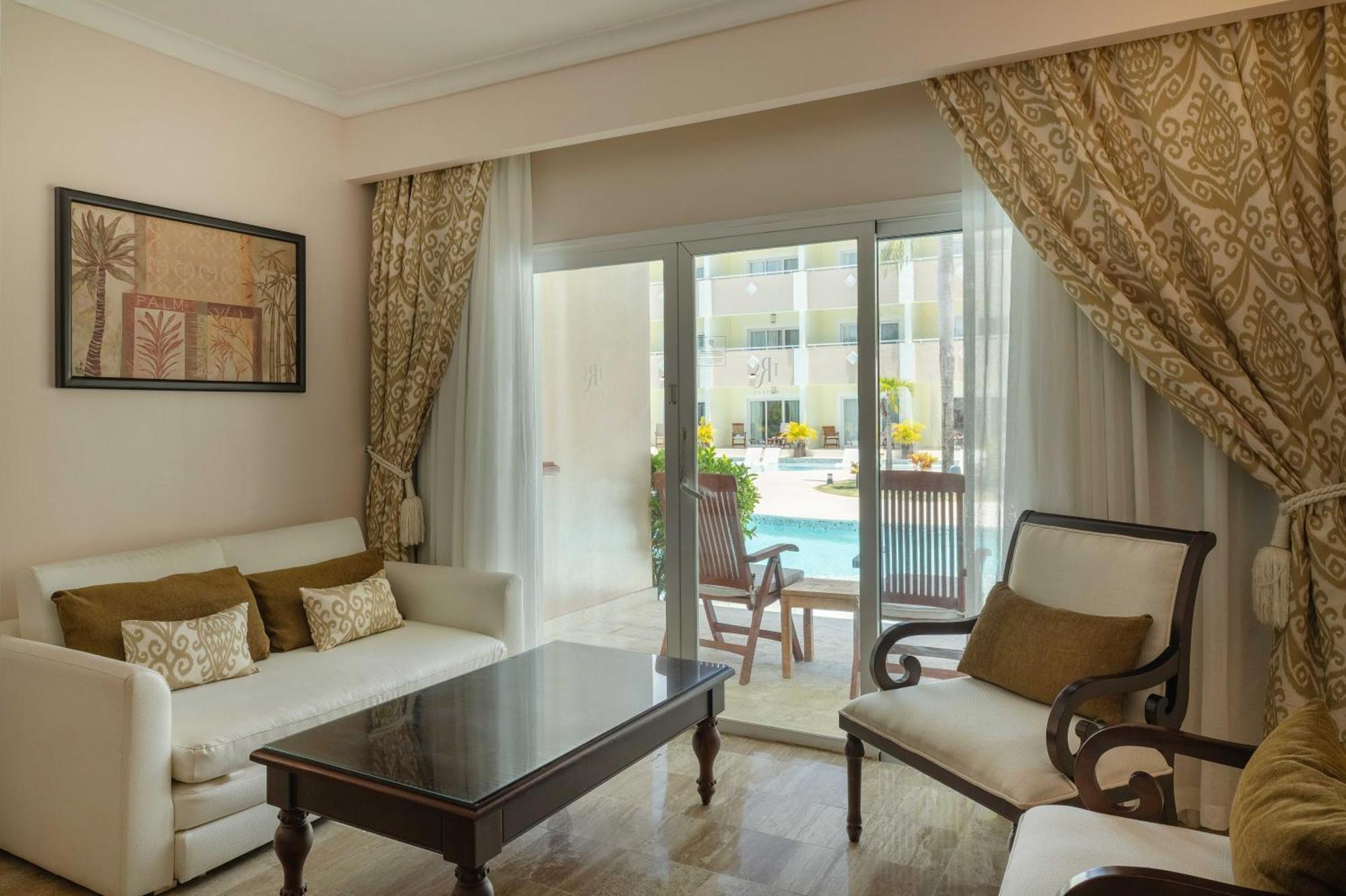 Junior Suite Swim Out