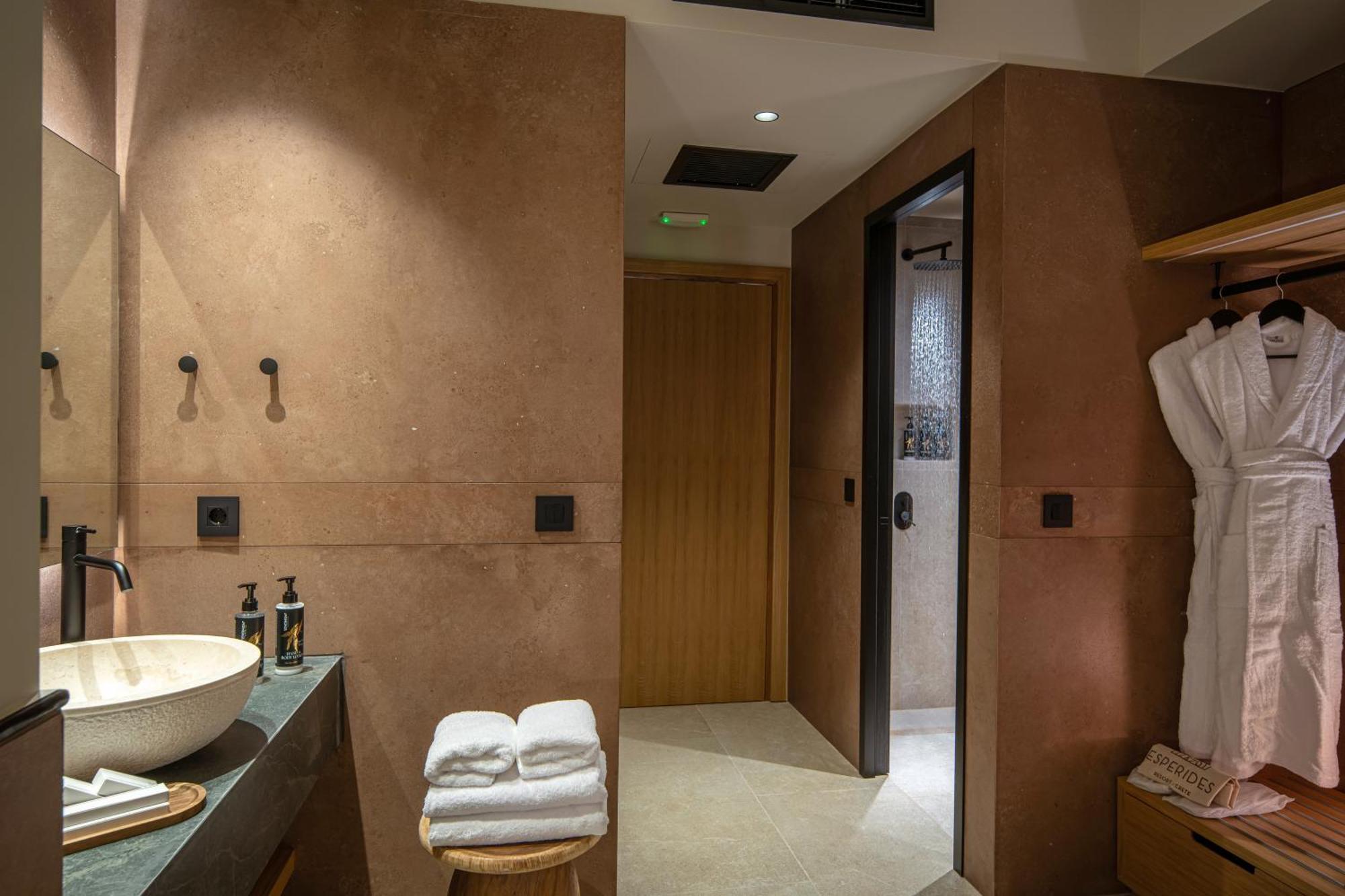 Signature Imperial Private Pool & Heated Tub – Adults Only Complex