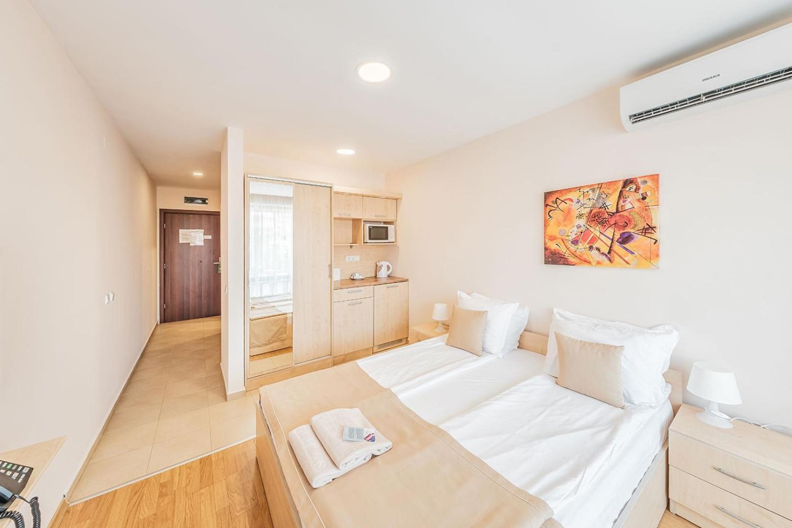 Studio with Balcony (2 Adults)