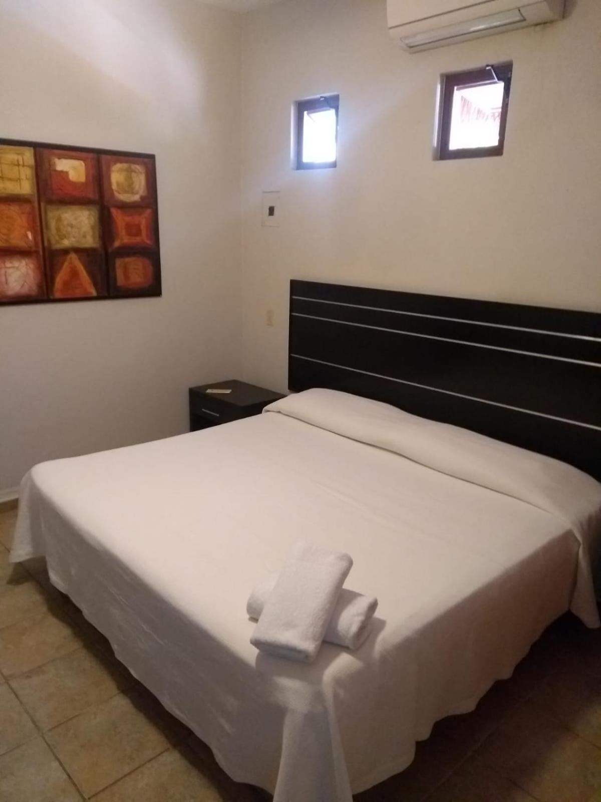Estudio con cama extragrande