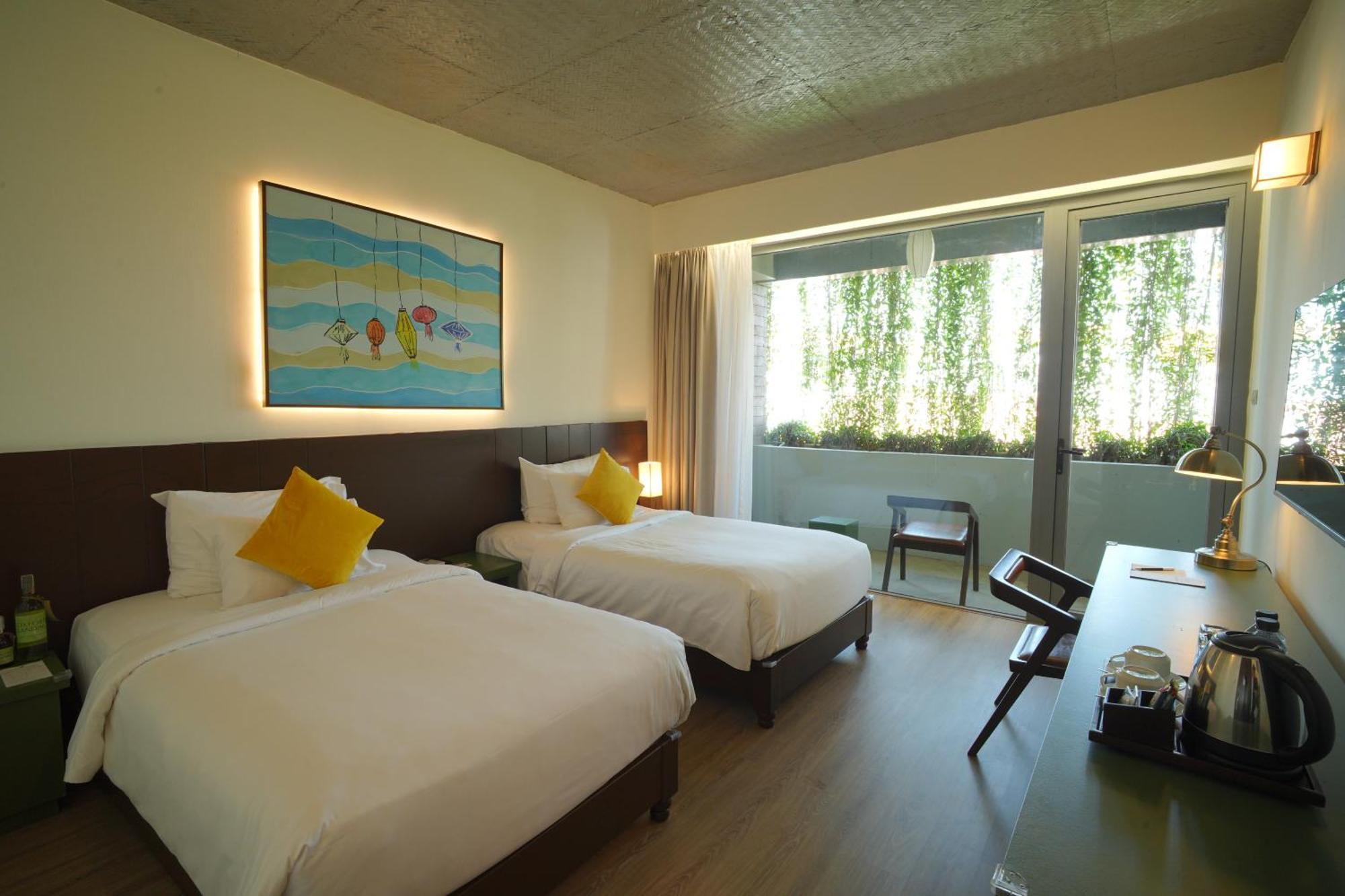 Superior Twin Room with City View