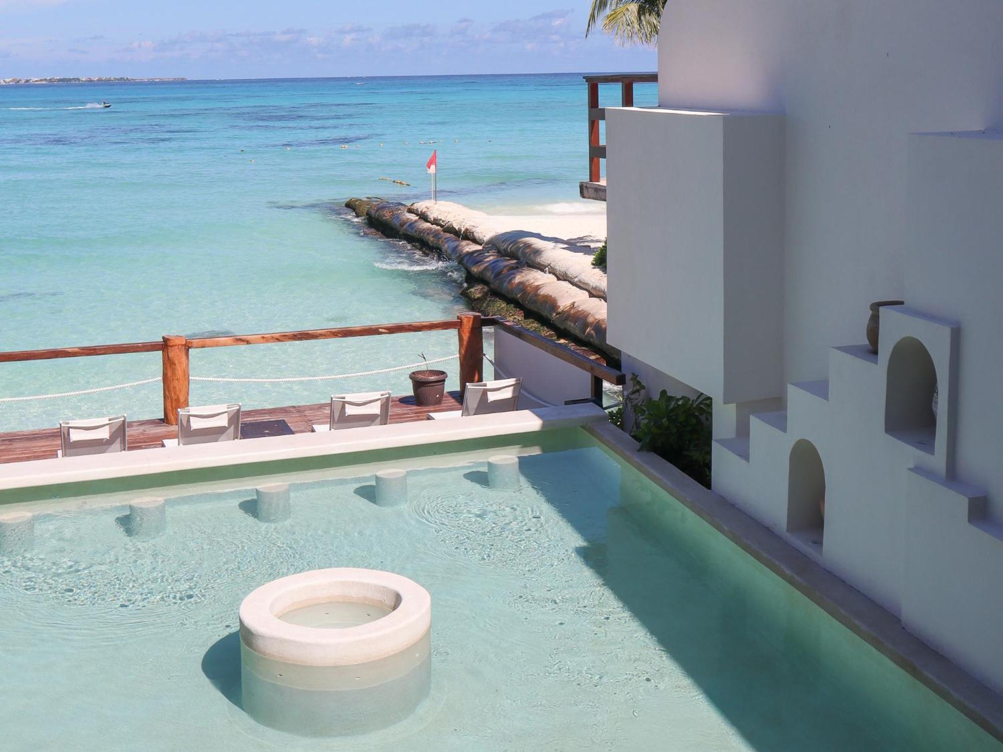 Deluxe Suite with Sea View