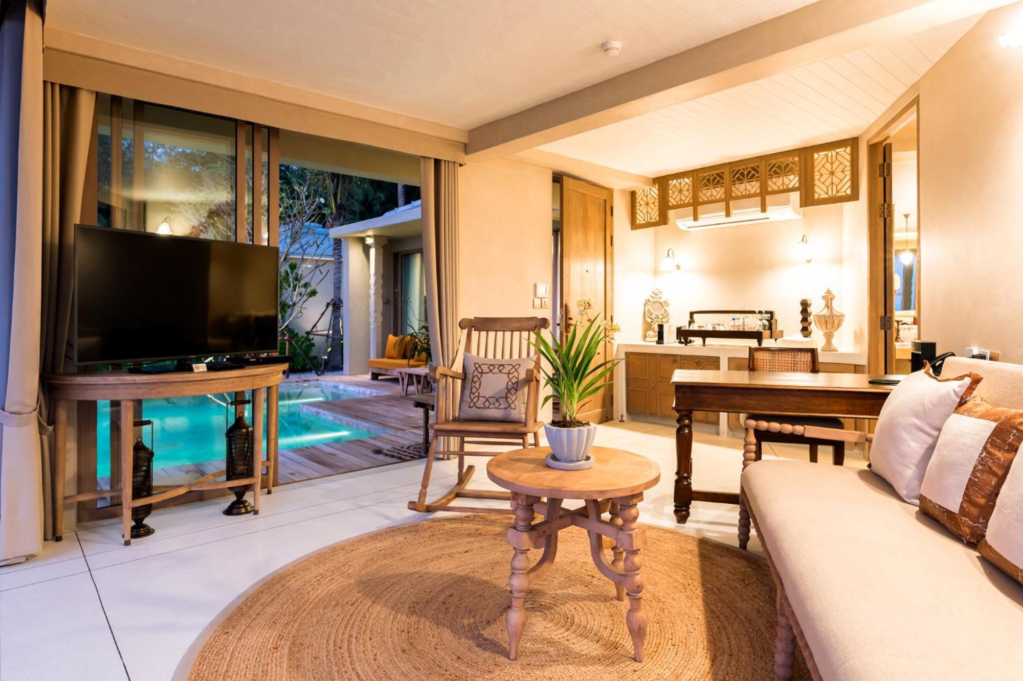 Two-bedroom Beachfront Family Pool Villa