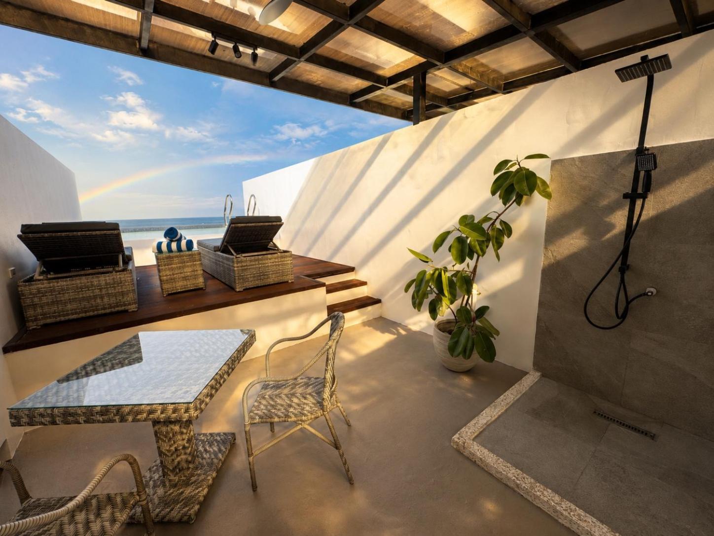 Rooftop Suite Private Pool