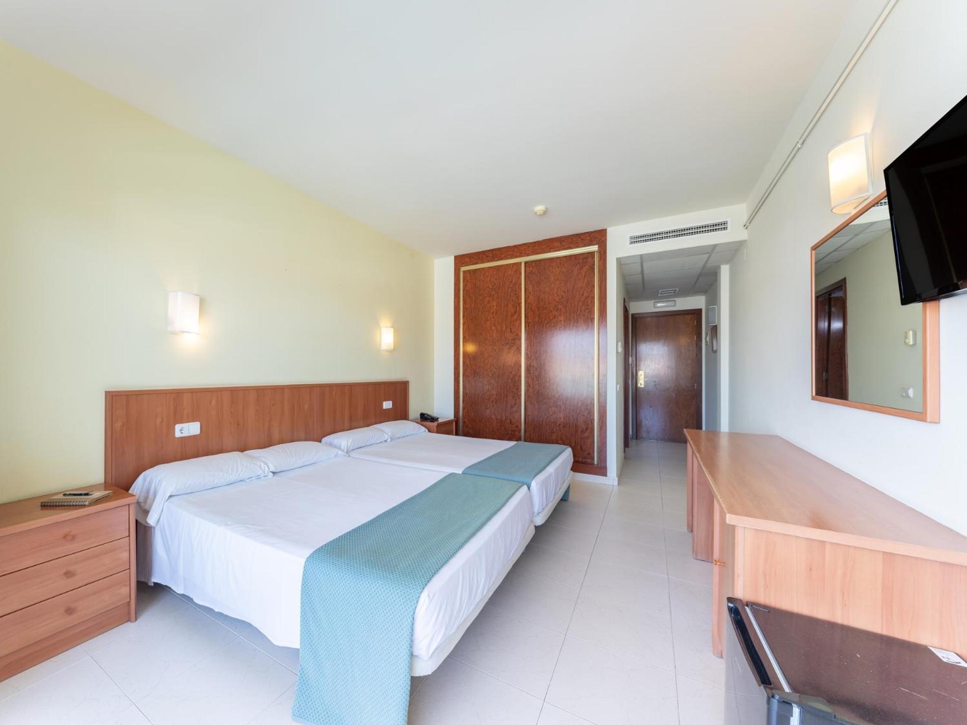 Chambre Quadruple (2 Adultes + 2 Enfants)
