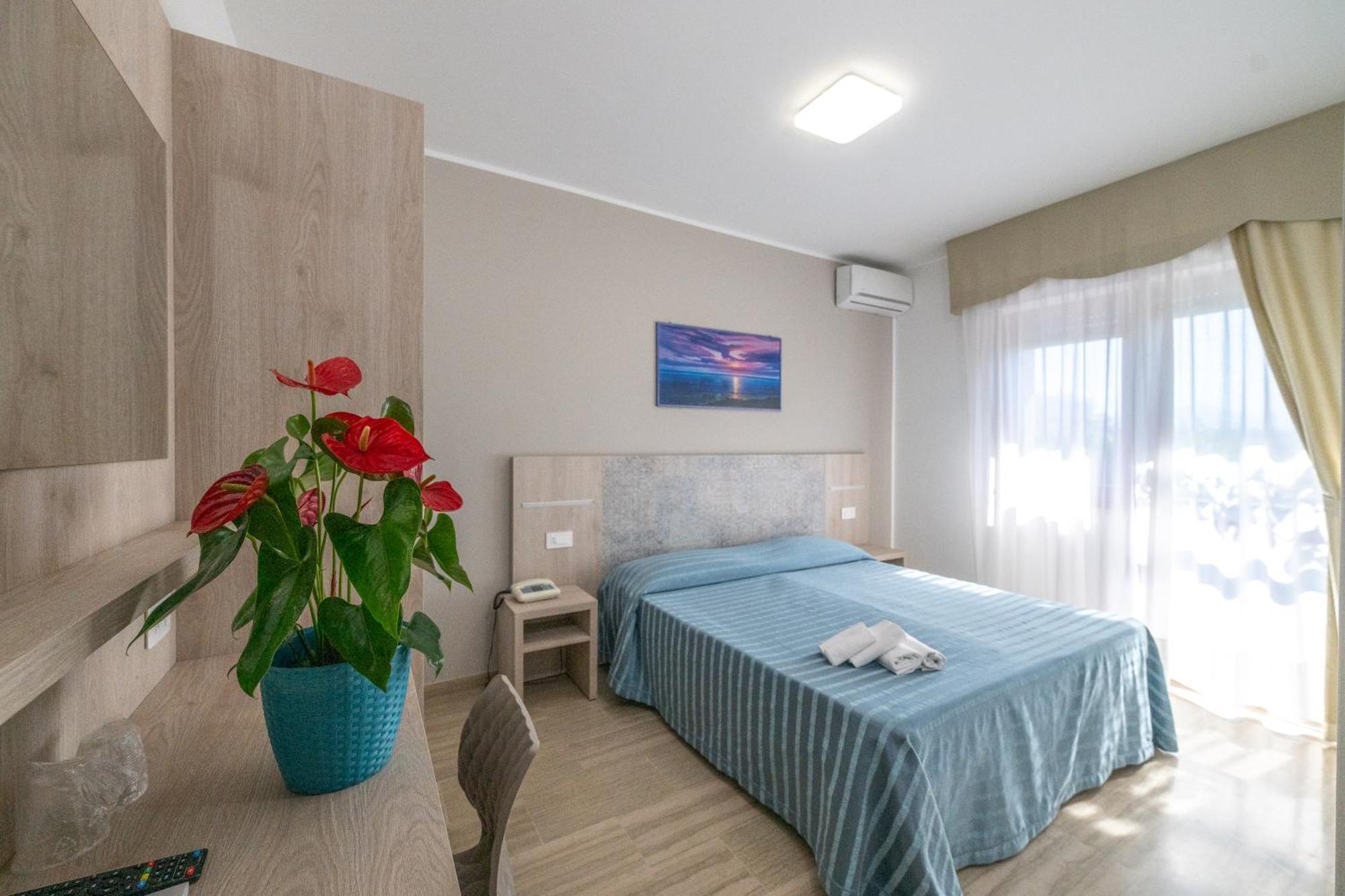 Standard Double Room,1772942439:JPEG