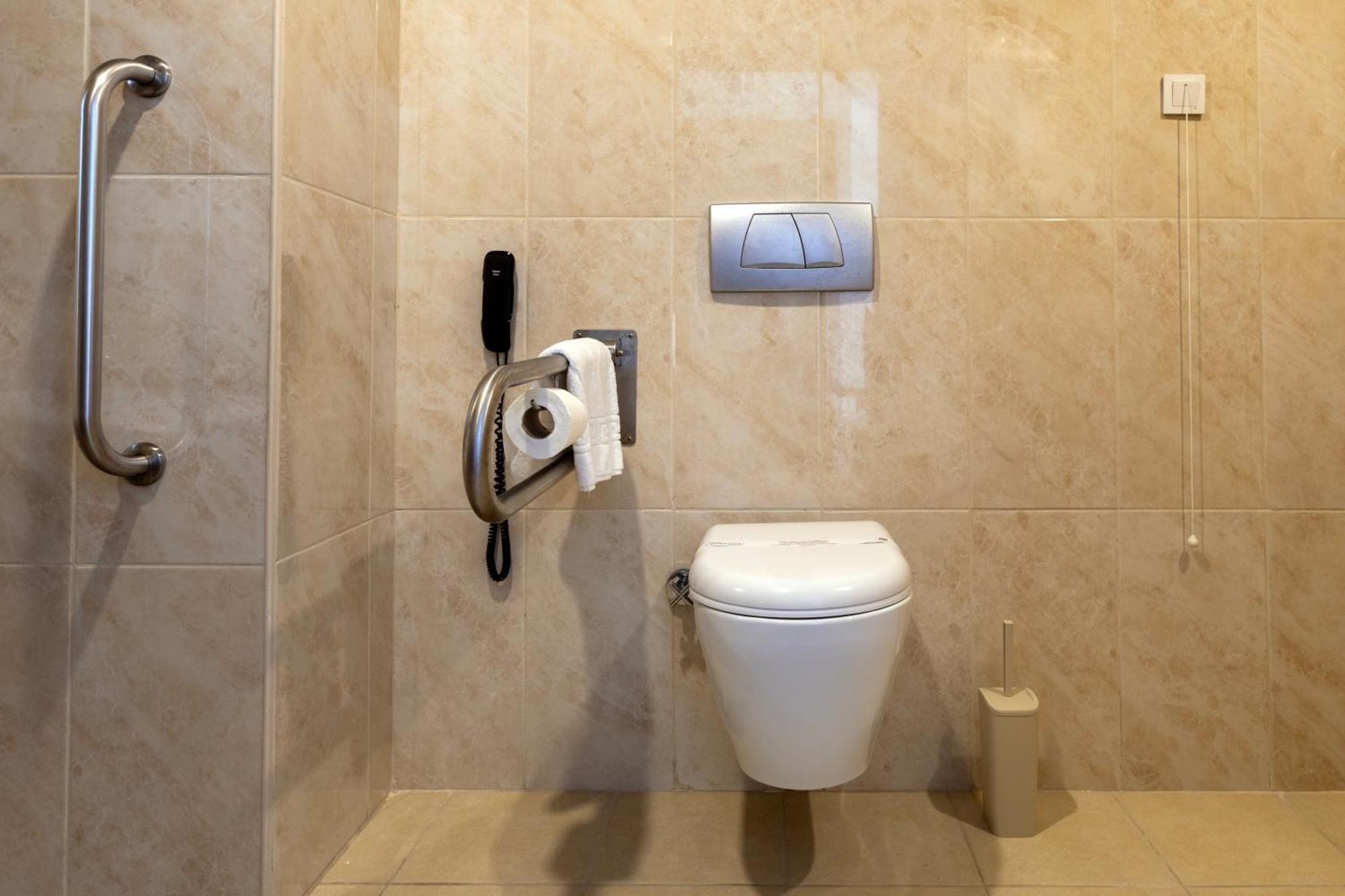Chambre Double - Accessible aux Personnes à Mobilité Réduite