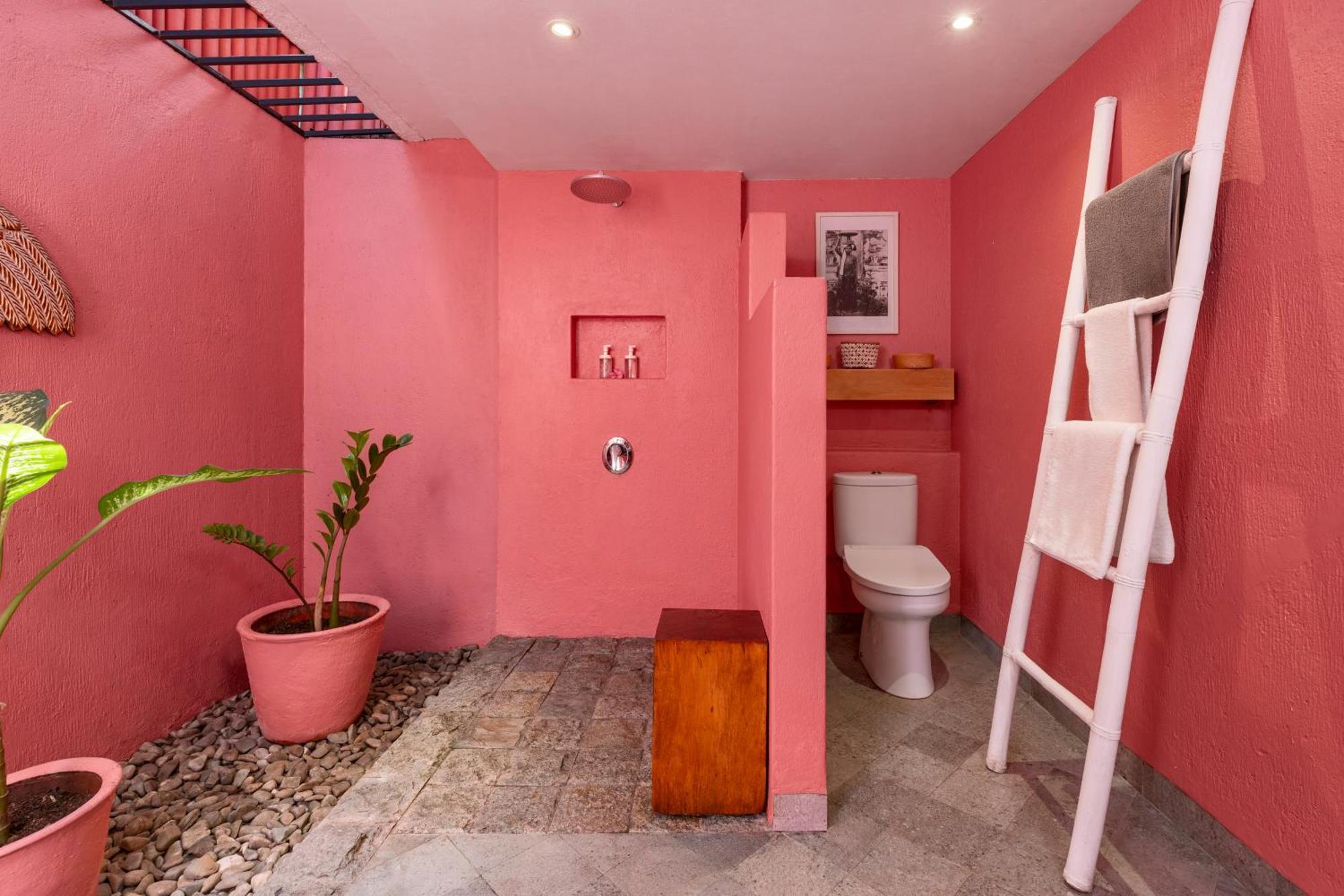 Grande Surprise Room