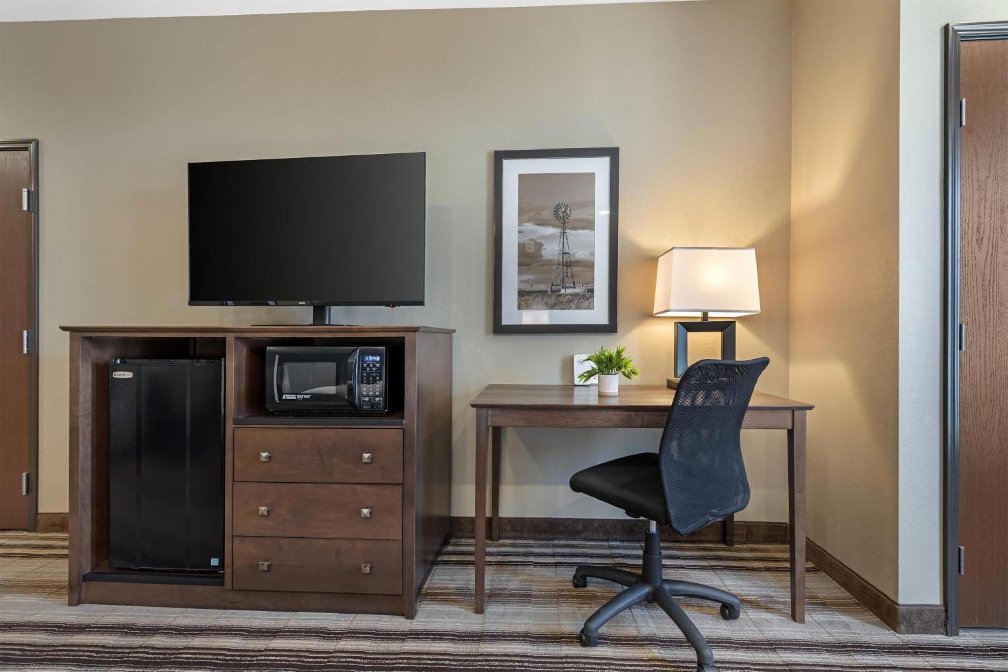 Queen Room with Two Queen Beds and Bath Tub - Disability Access/Non-Smoking