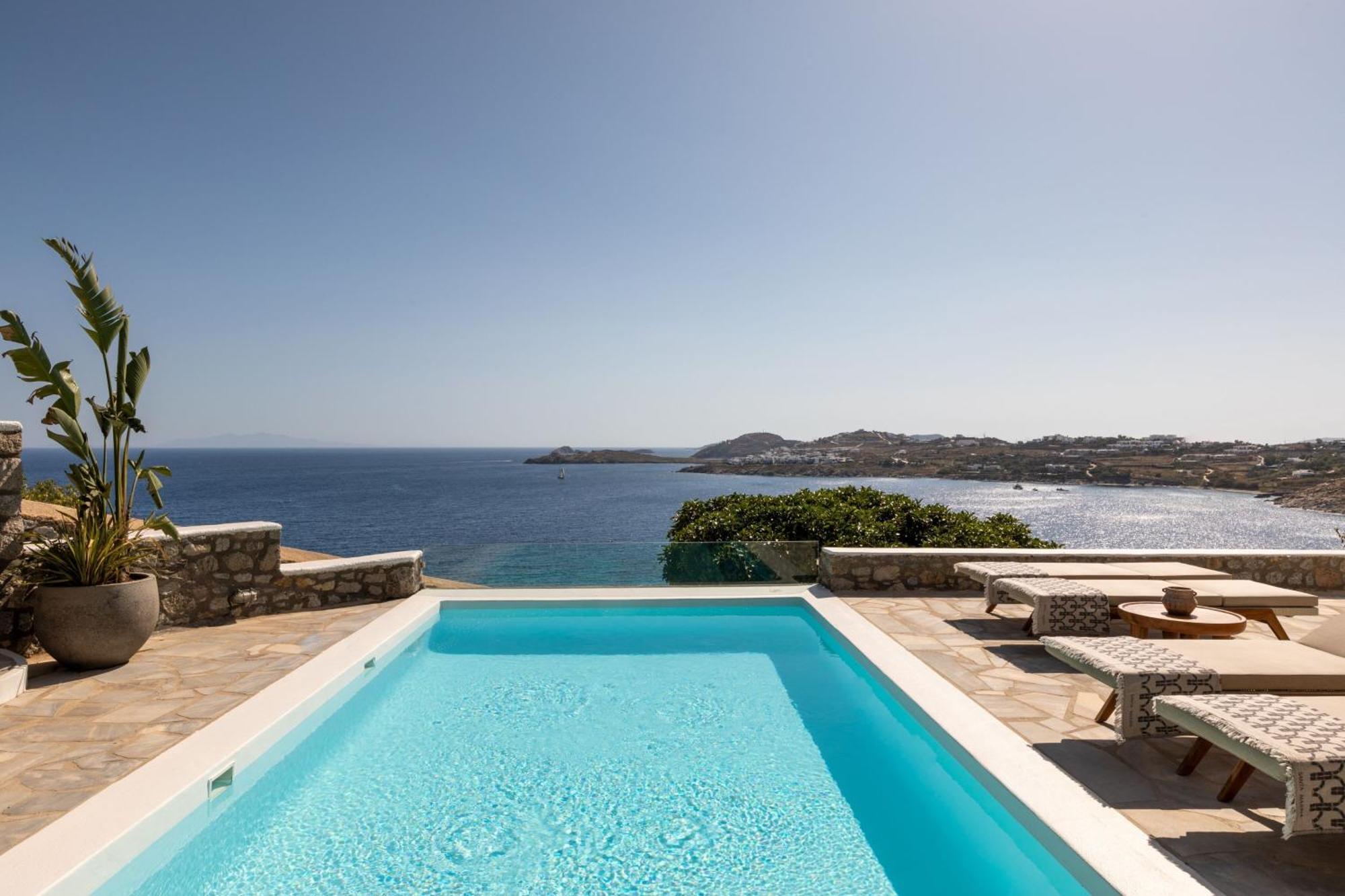 Villa Émeraude 2 Chambres avec Balcon, Piscine Privée et Vue sur Mer