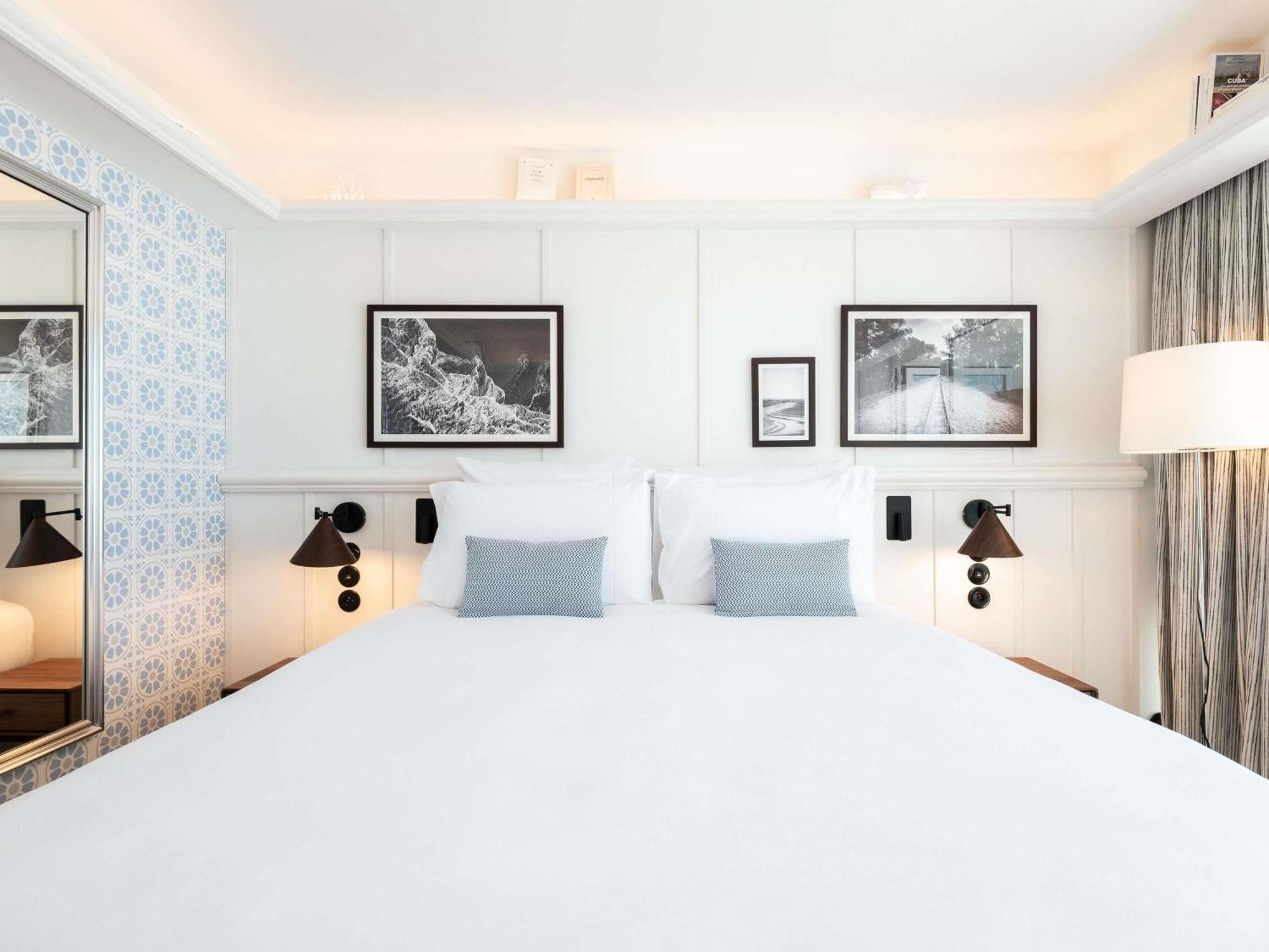 Classic King Room with Balcony and Forest View