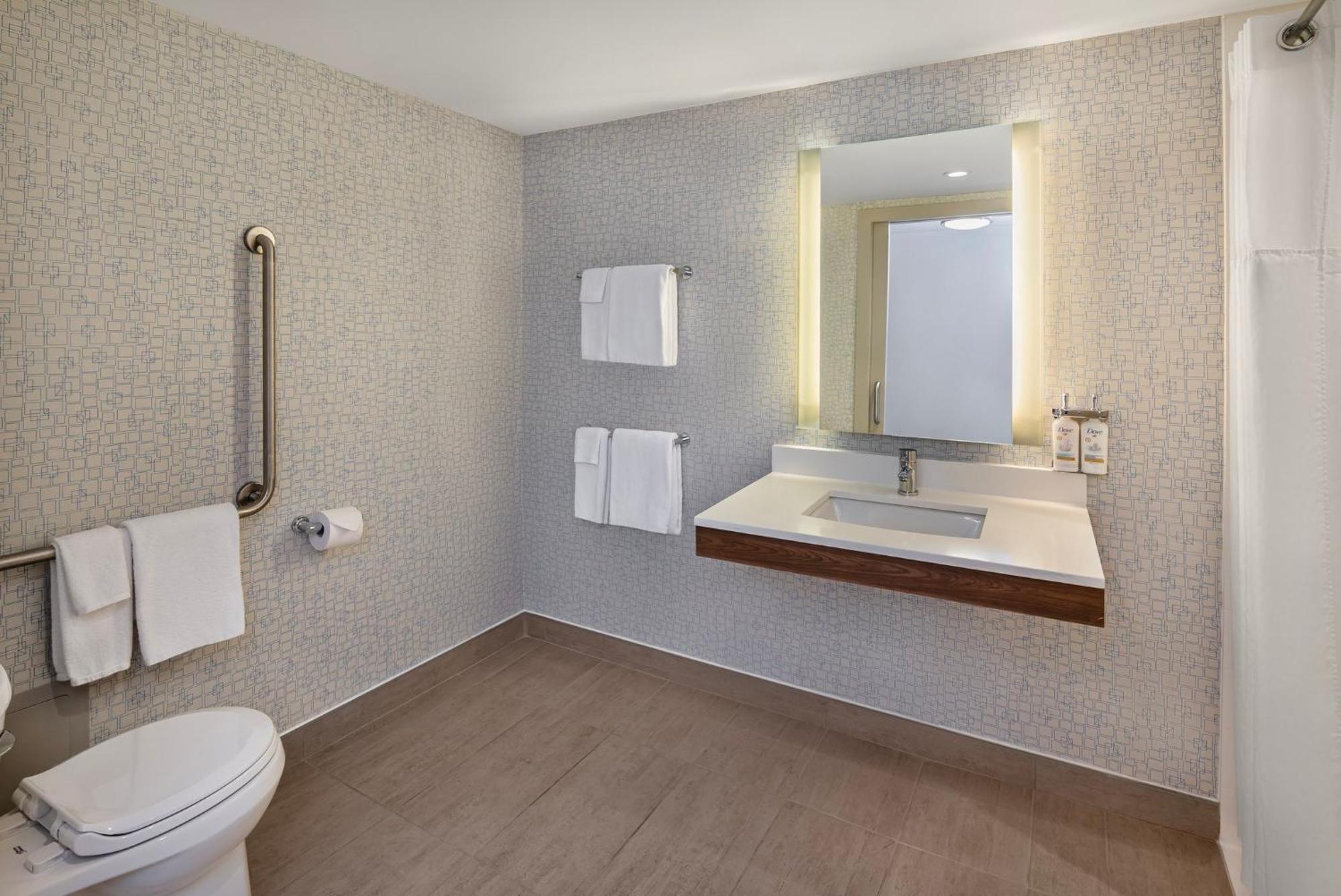 Standard King Room with Roll-In Shower - Communications Access