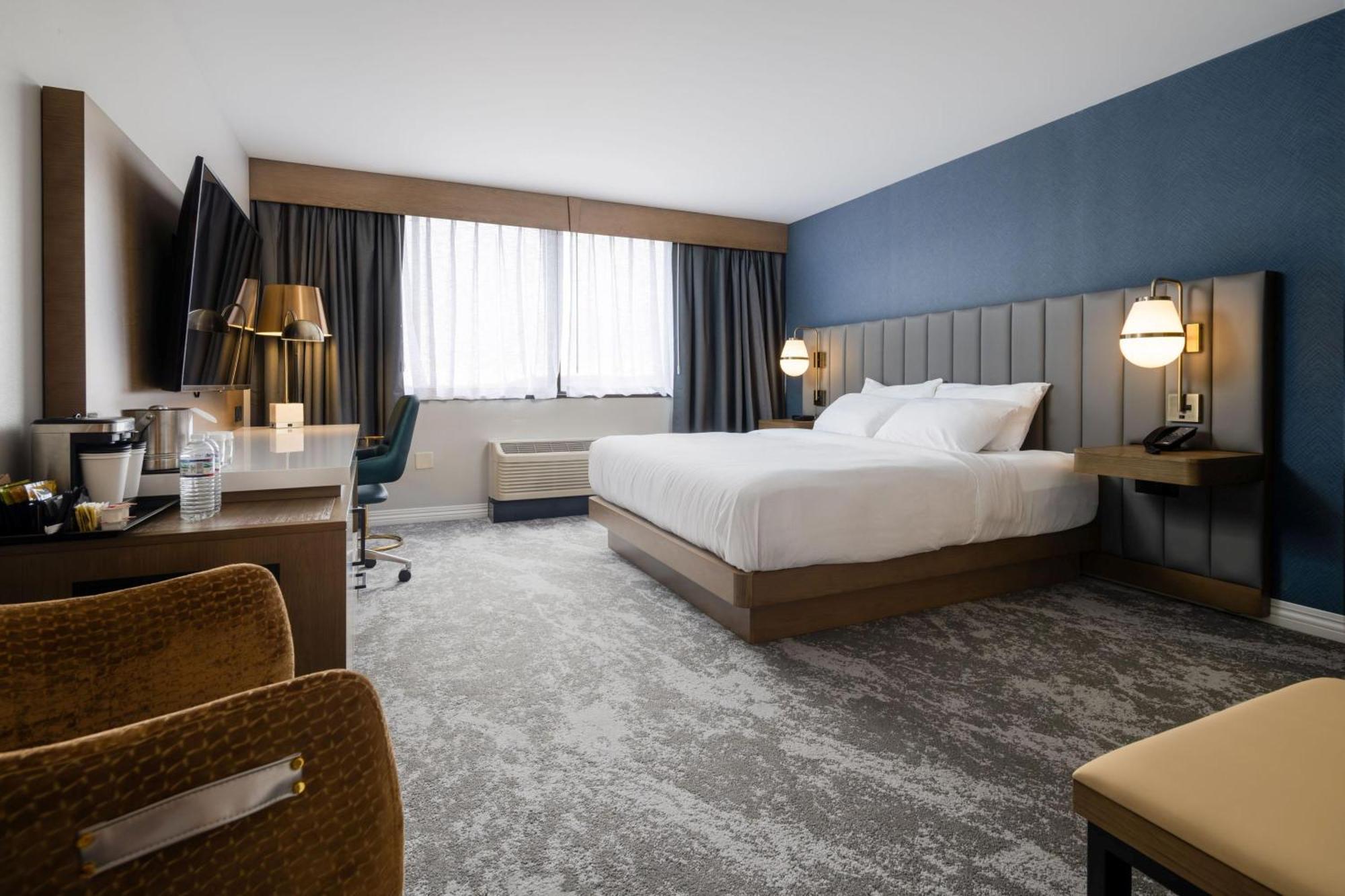 King Suite - Mobility/Hearing Accessible