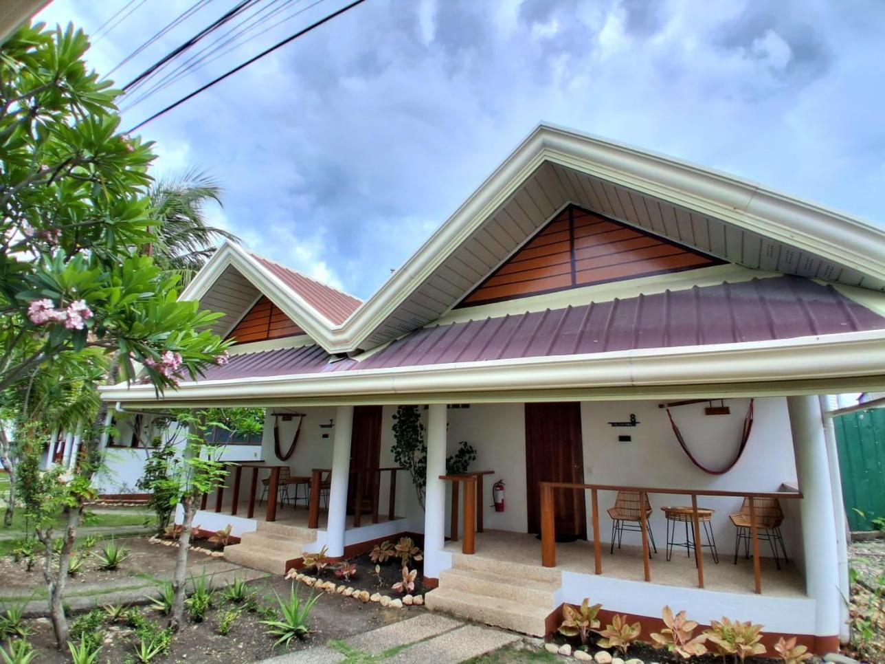 Bungalow Garden View