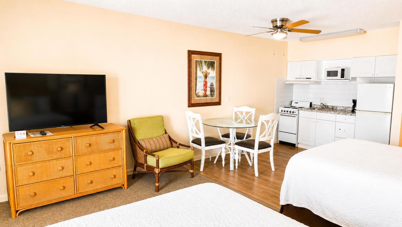 2 Queen Beds Beachview