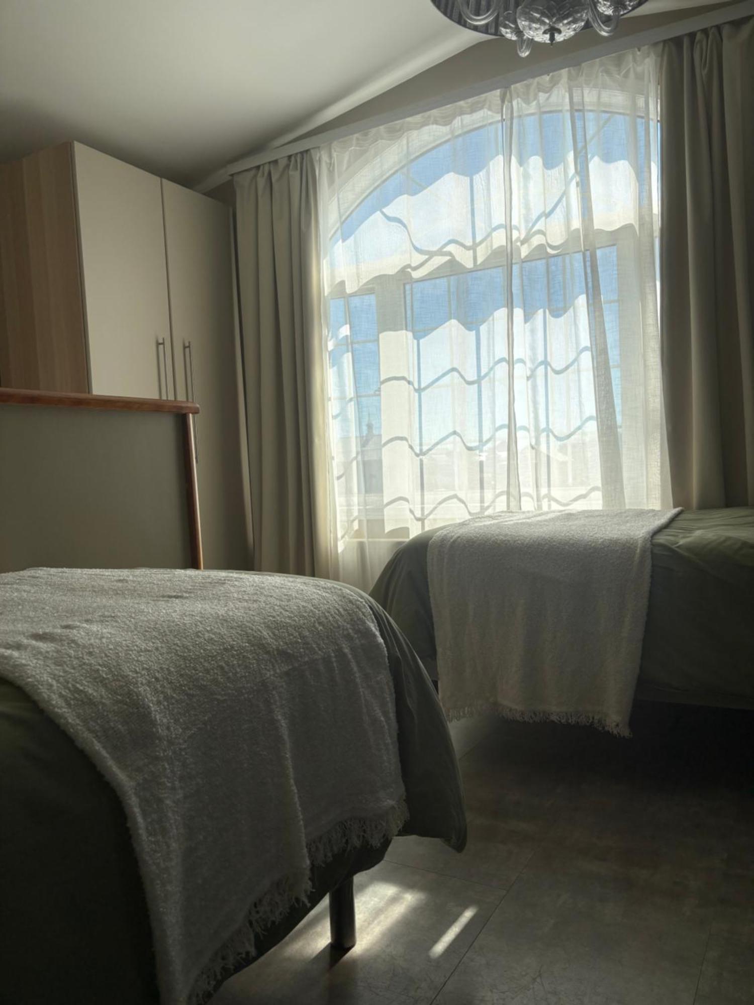 Studio Apartment King Bed