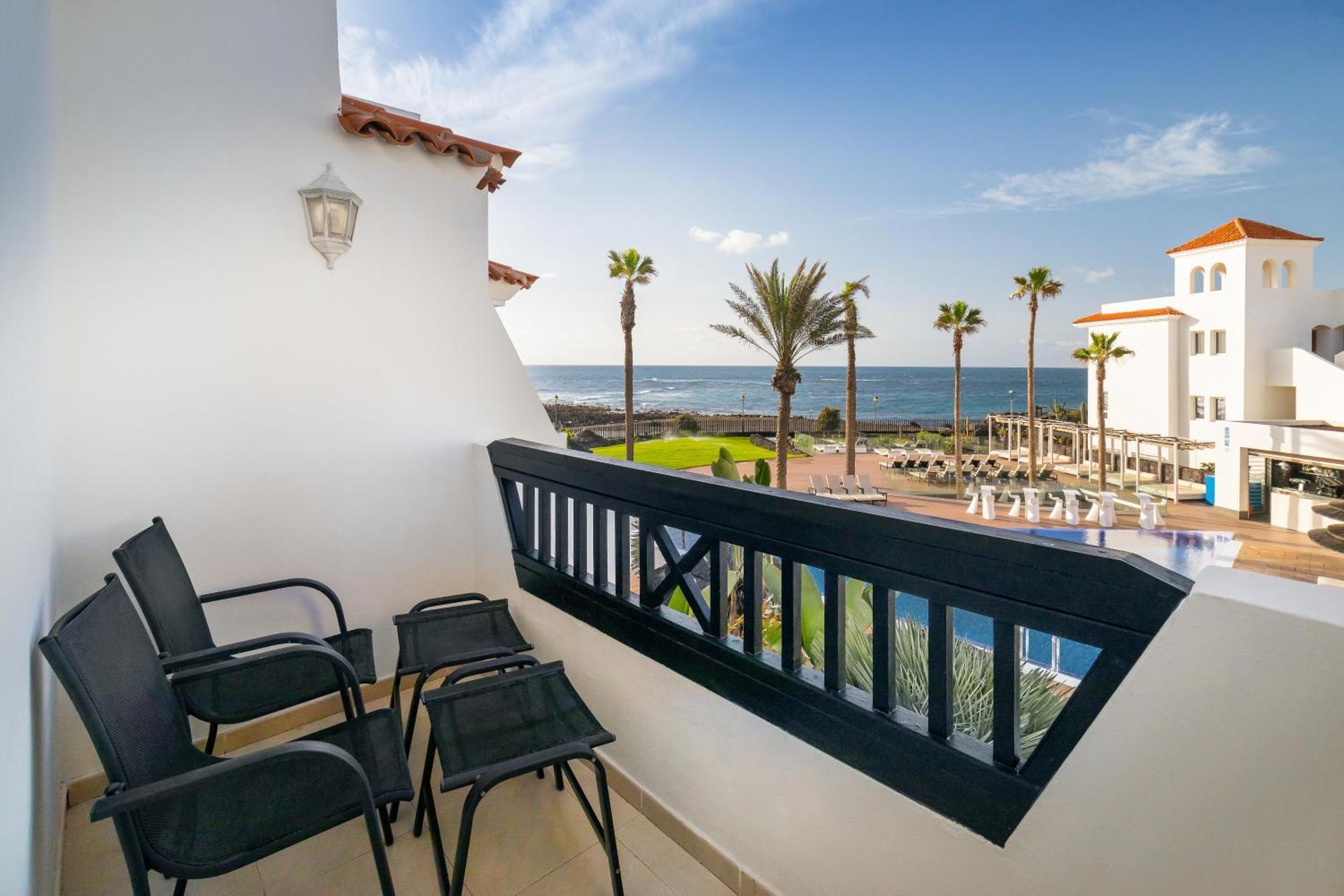 Deluxe Suite with Sea View
