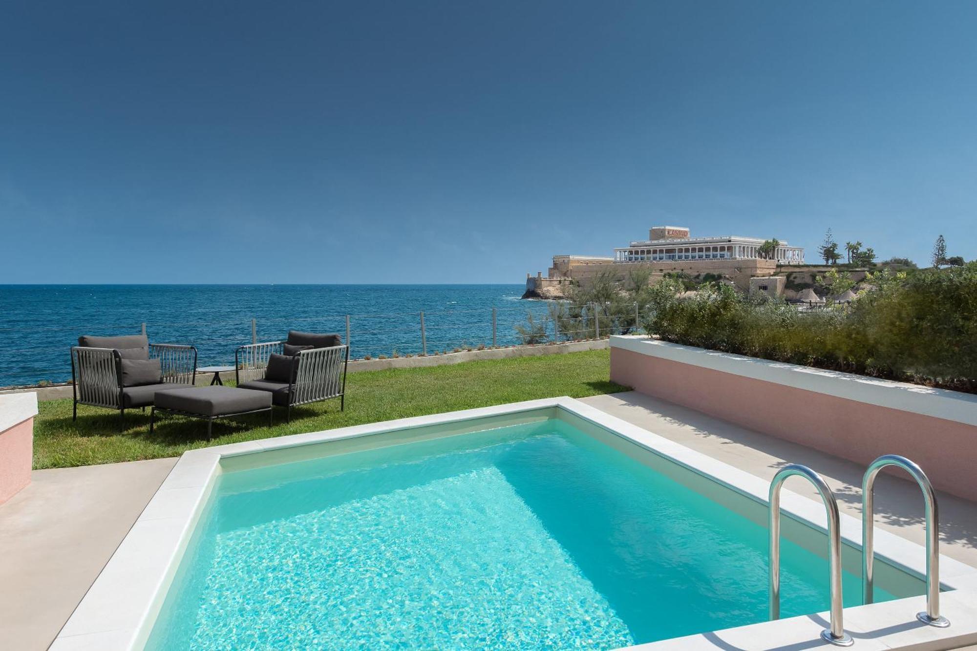 Suite Infinity Bay de lujo con vistas al mar y piscina privada