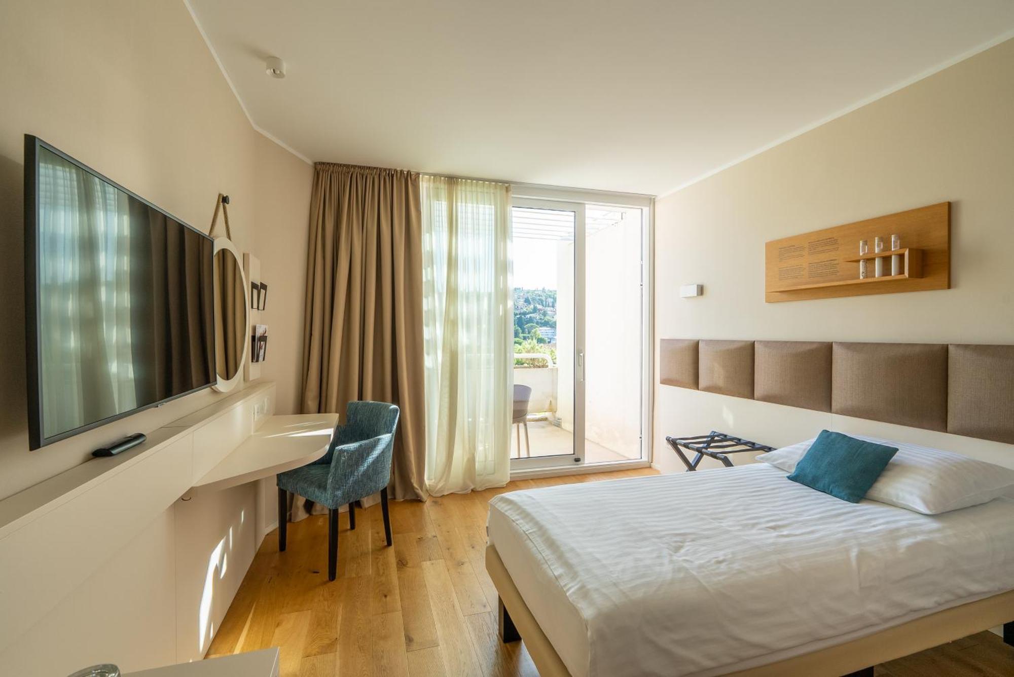 Habitación Doble Superior con balcón y vistas al mar - Uso individual