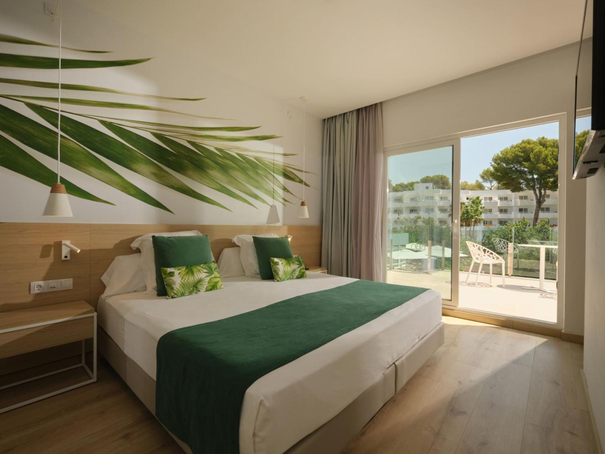Junior Suite Pool View