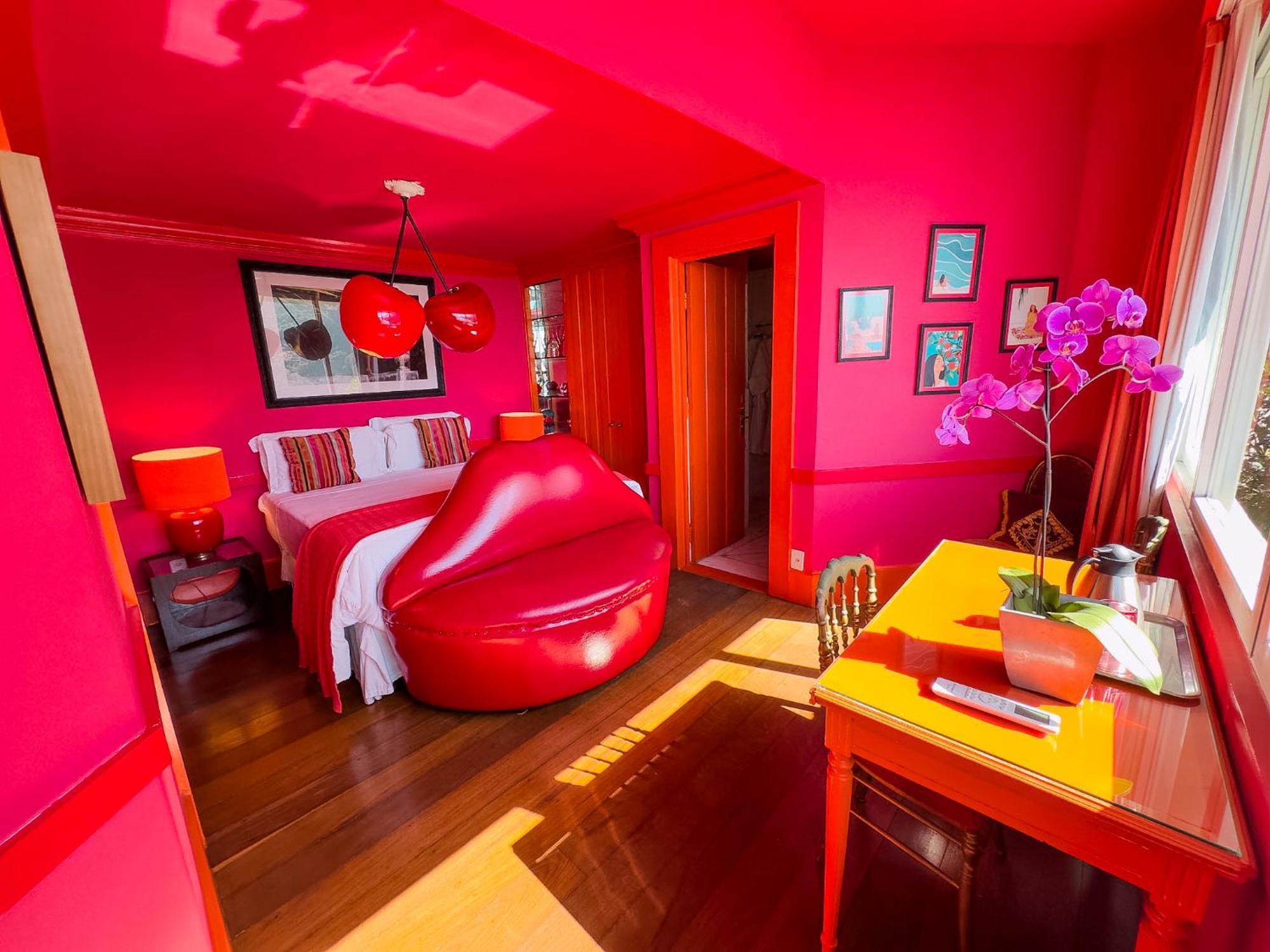 Suite met Queensize Bed en Uitzicht op Zee