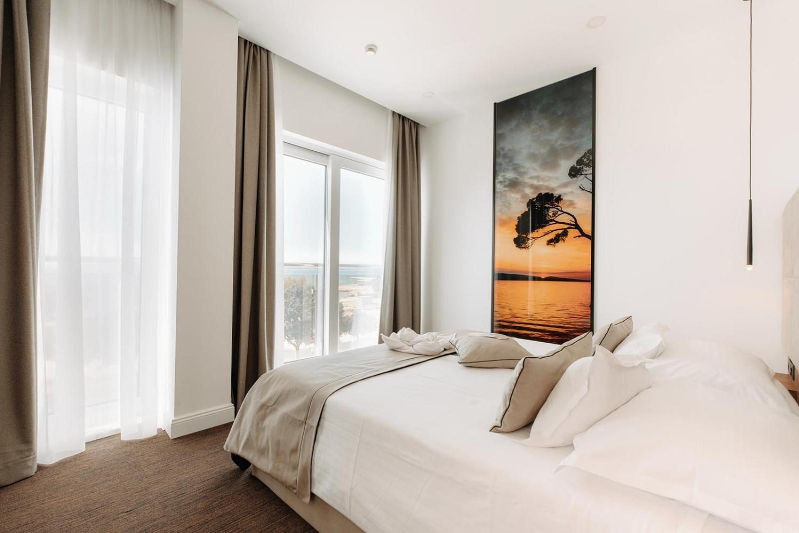 Deluxe Double Room Balcony Partial Sea View