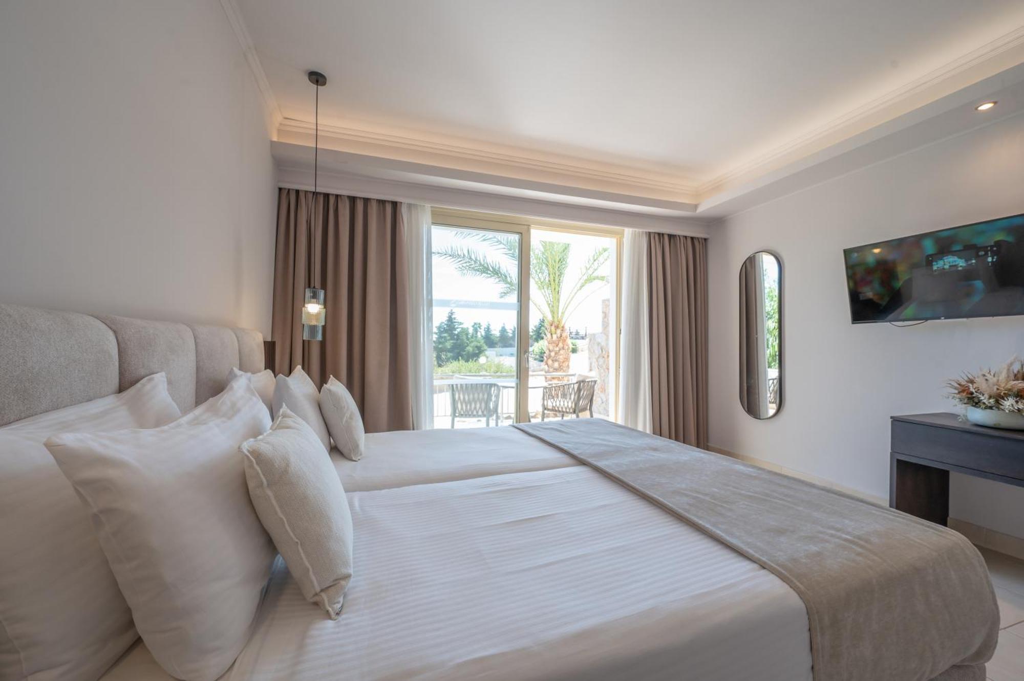 Superior Double or Twin Room Sea View